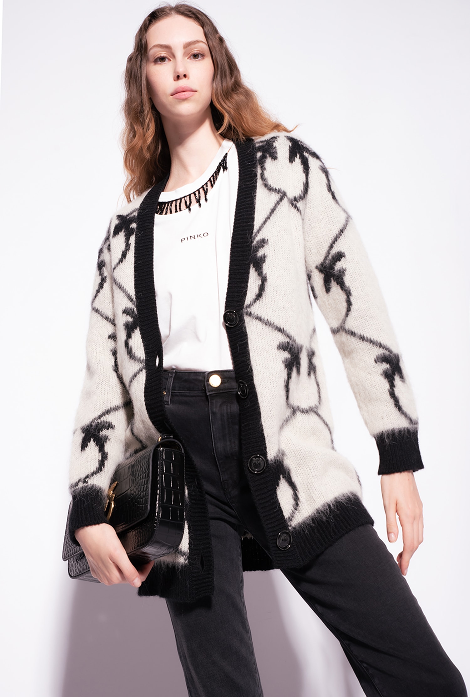 T-shirt with beads on the neck