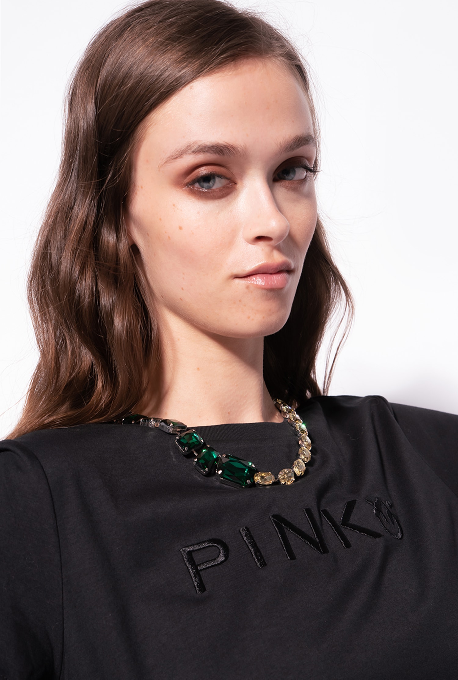 T-shirt with jewel necklace