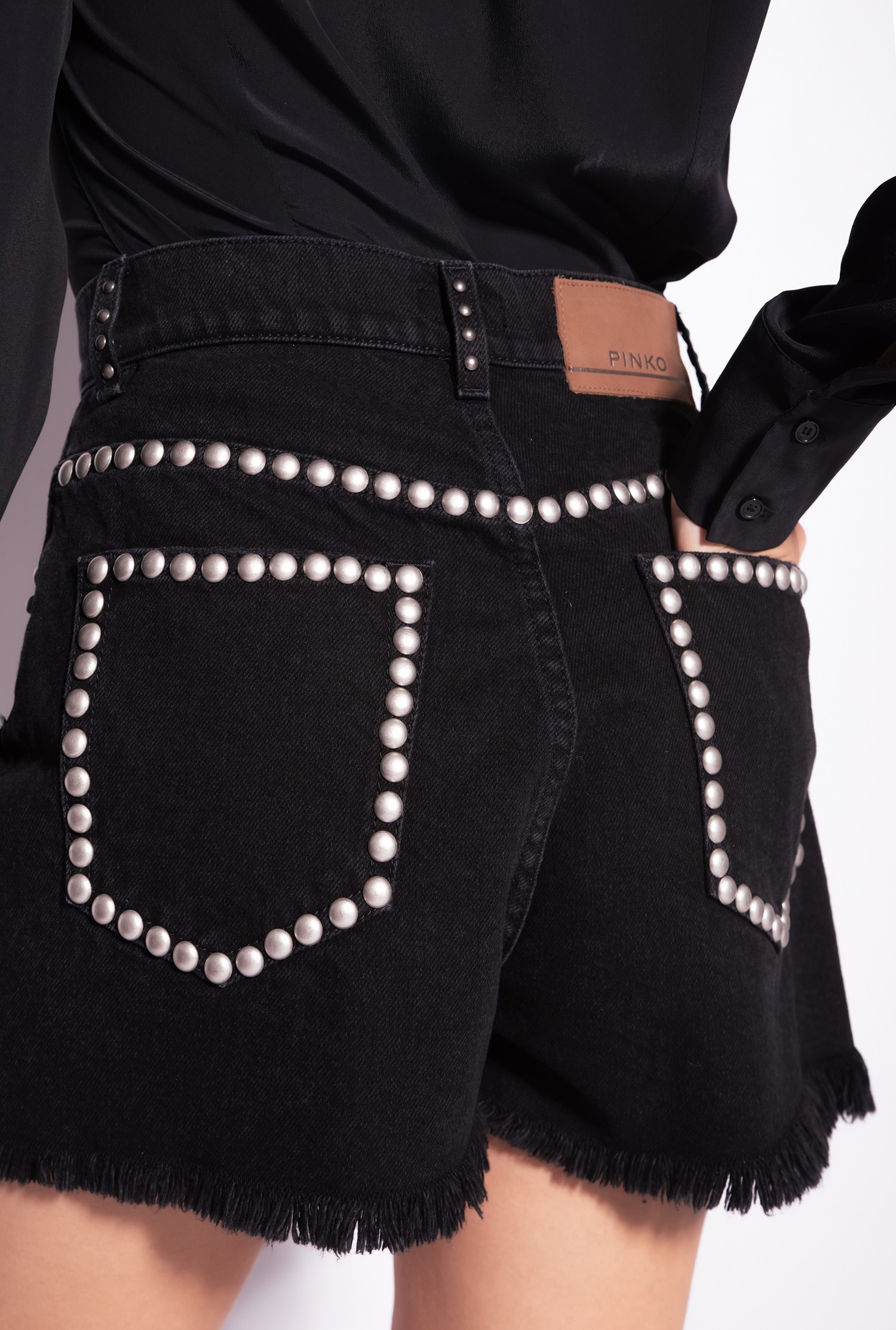 Bull cotton shorts with studs