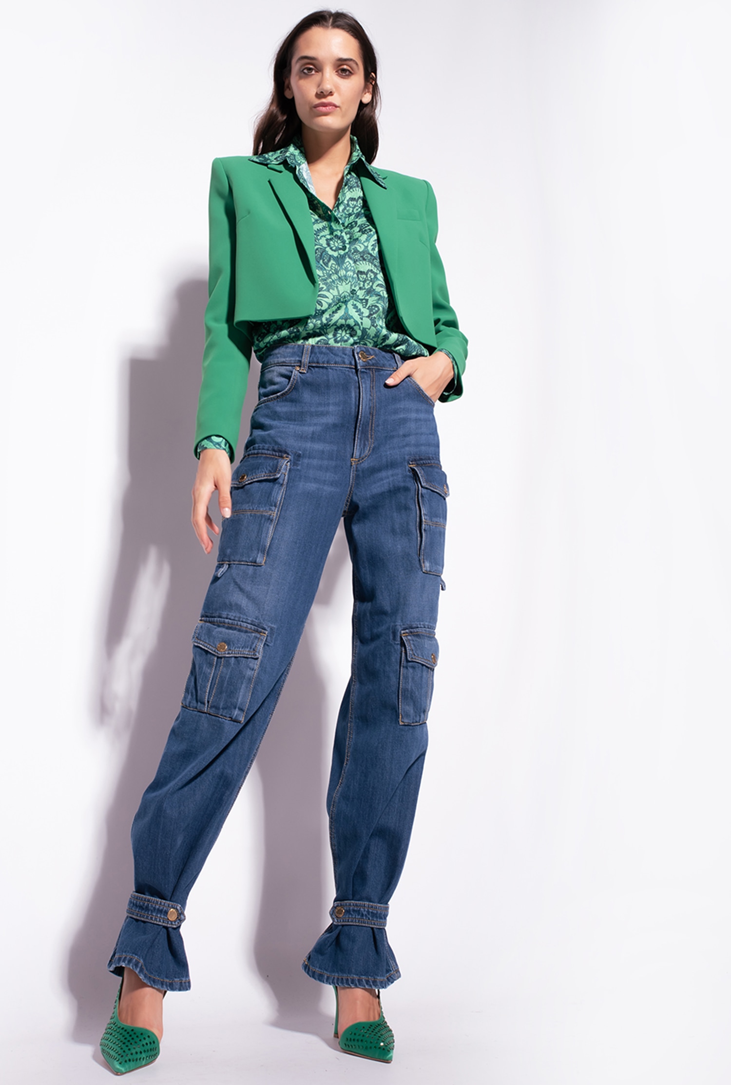 Cargo jeans with pockets