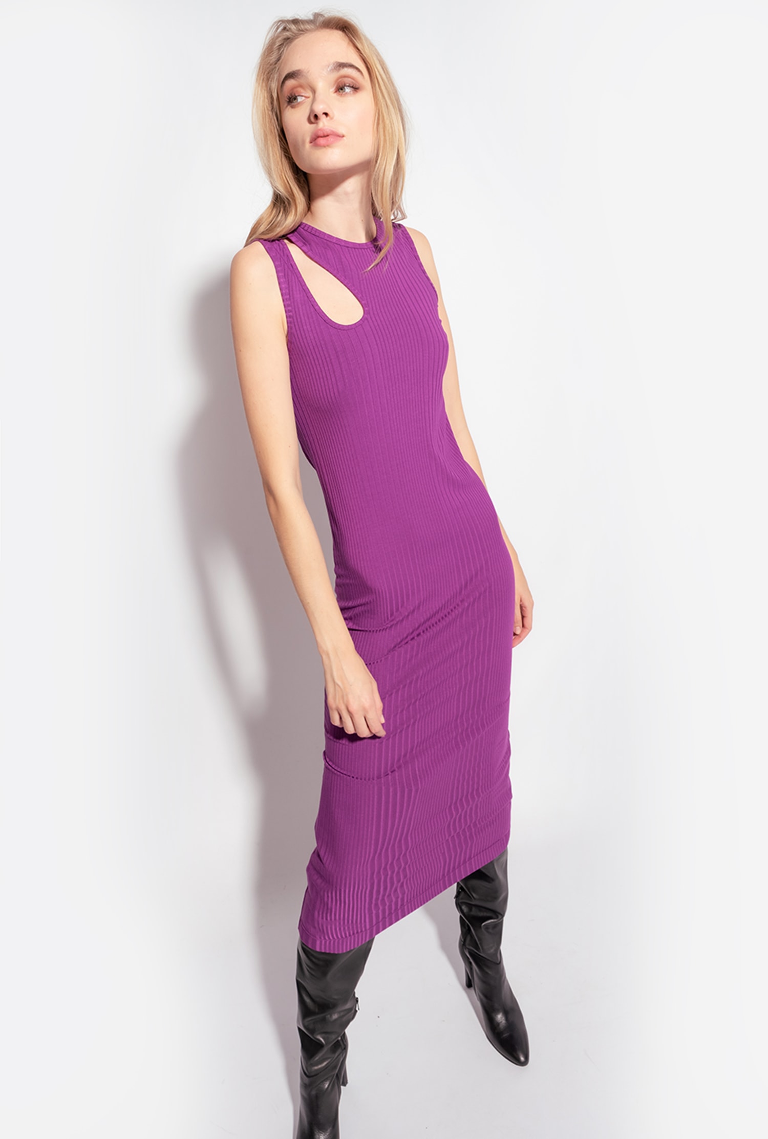 Knit dress with cut-out detail