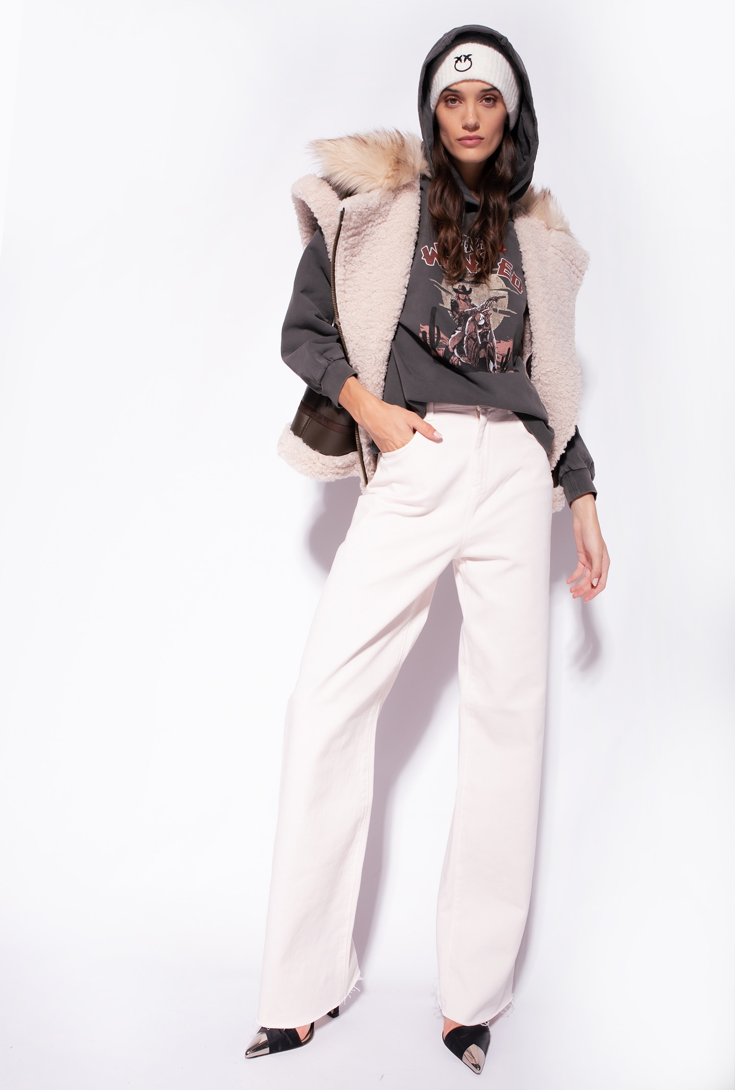 Sweatshirt with Wanted print