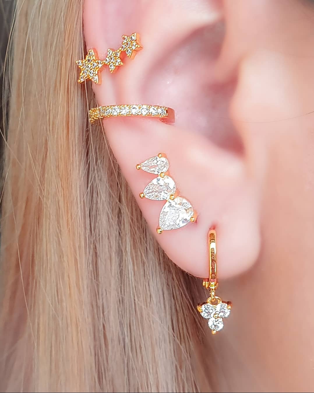 Studs zirconias ovalada