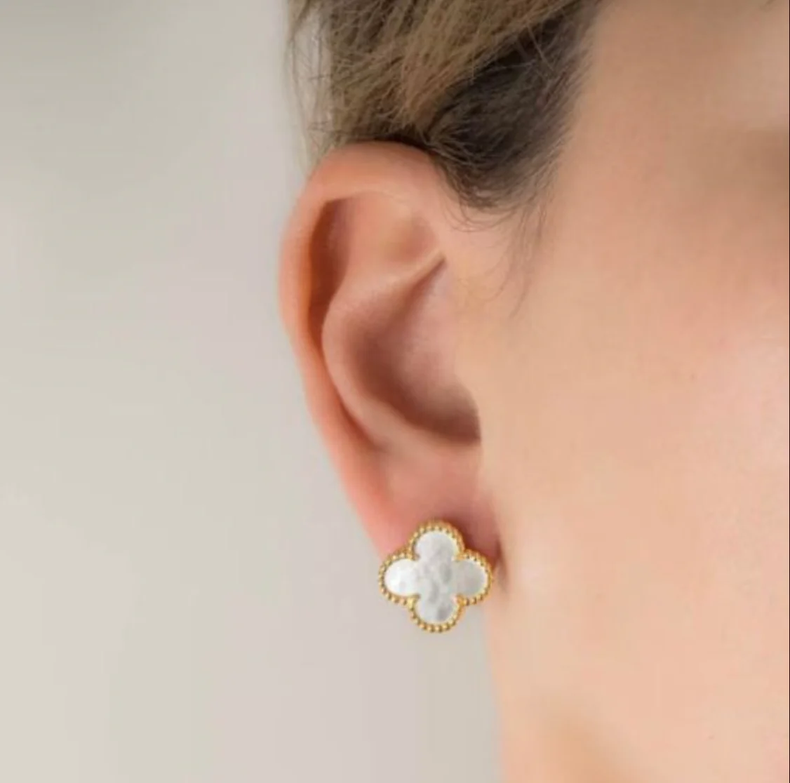 Trebol aretes blanco