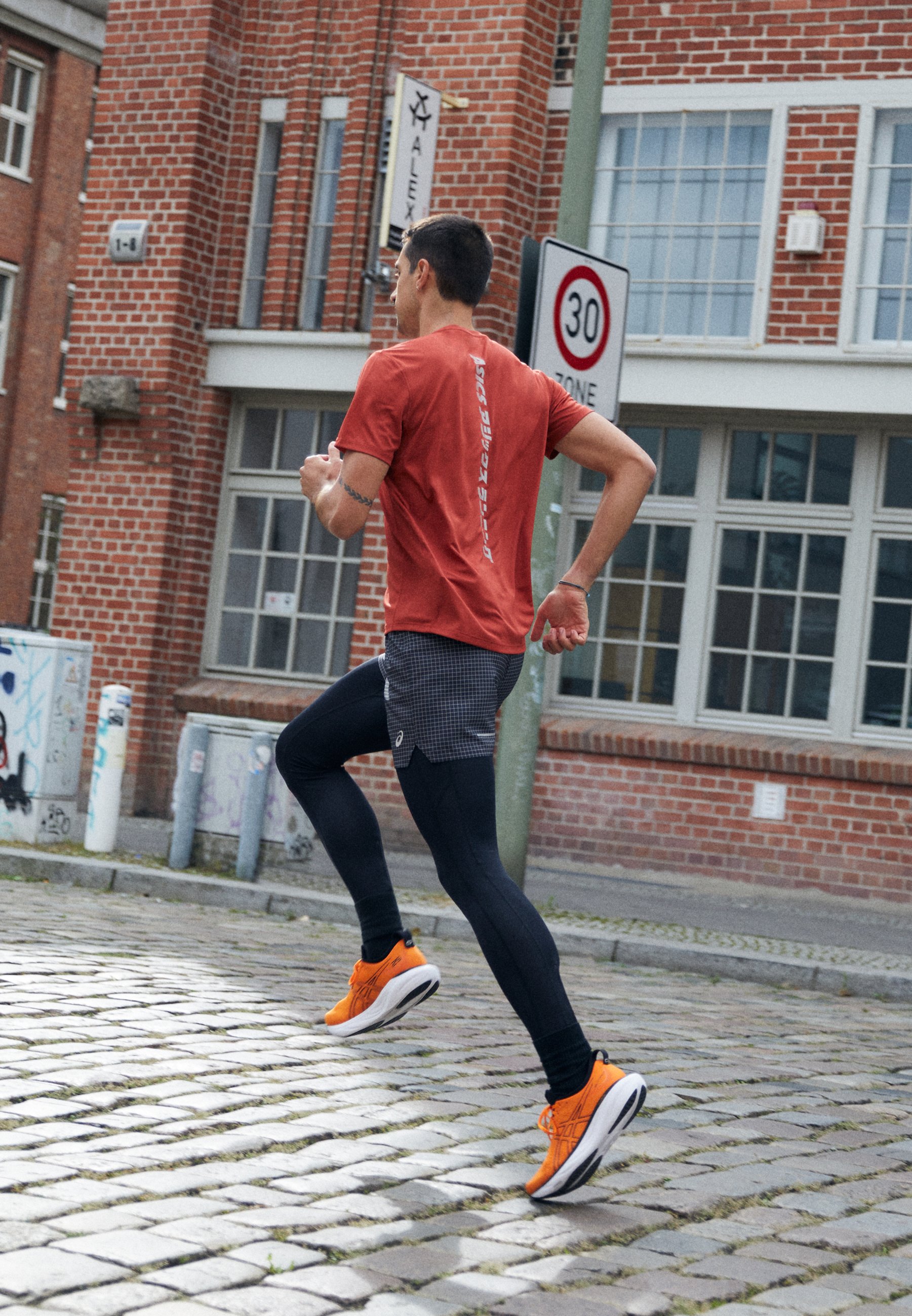 ASICS NIMBUS 25 - Neutral running shoes - bright orange/black/orange