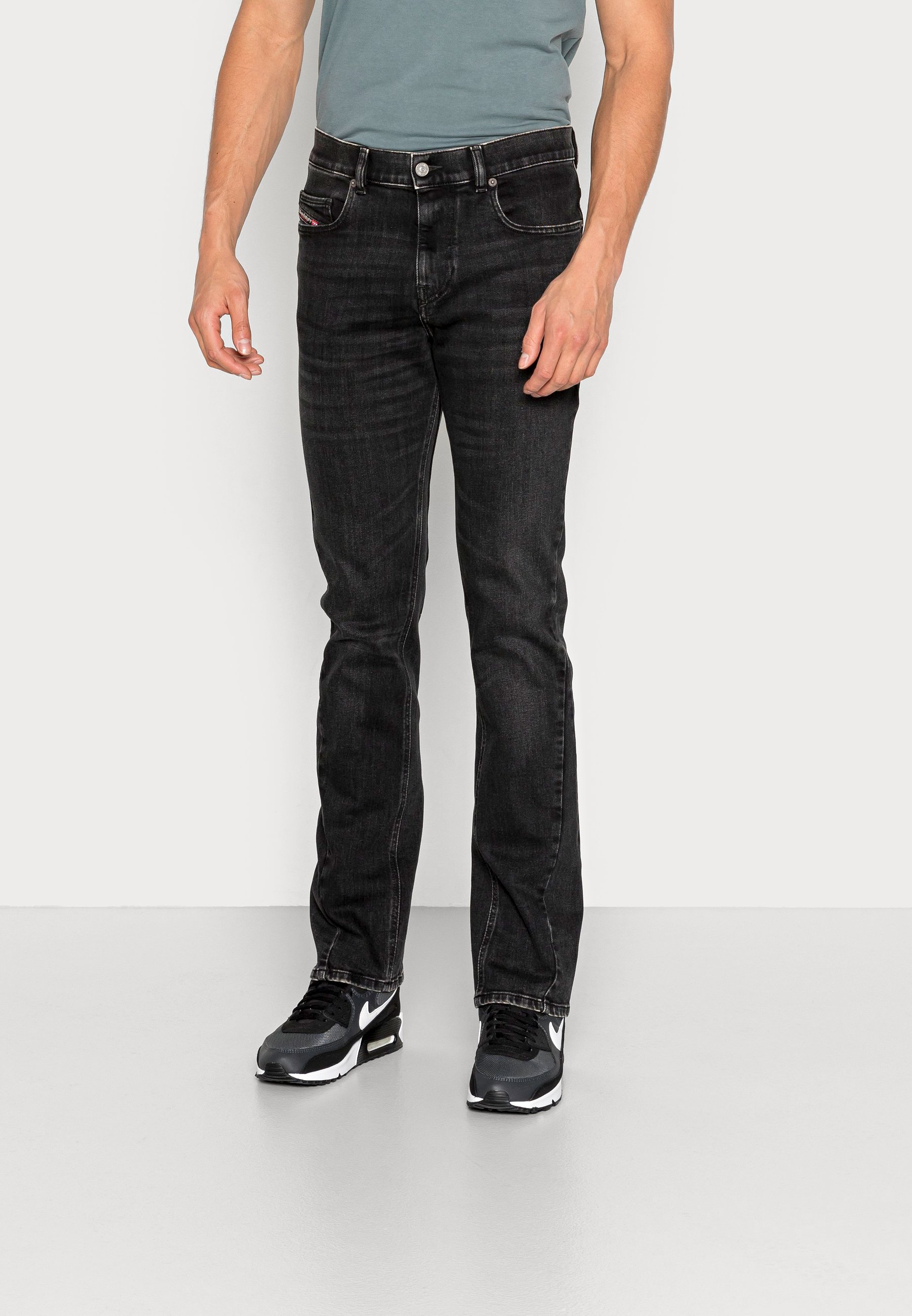 Diesel 2021 DIESEL LIBRARY - Bootcut jeans - 09b83 02/black denim