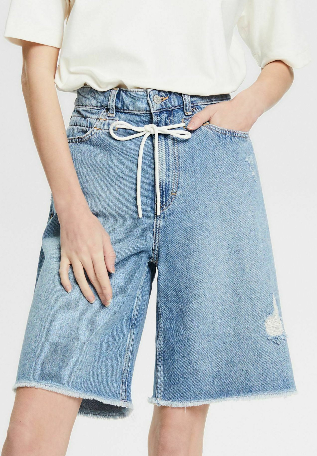 Esprit MIT KORDELZUG - Denim shorts - blue medium washed/metallic blue
