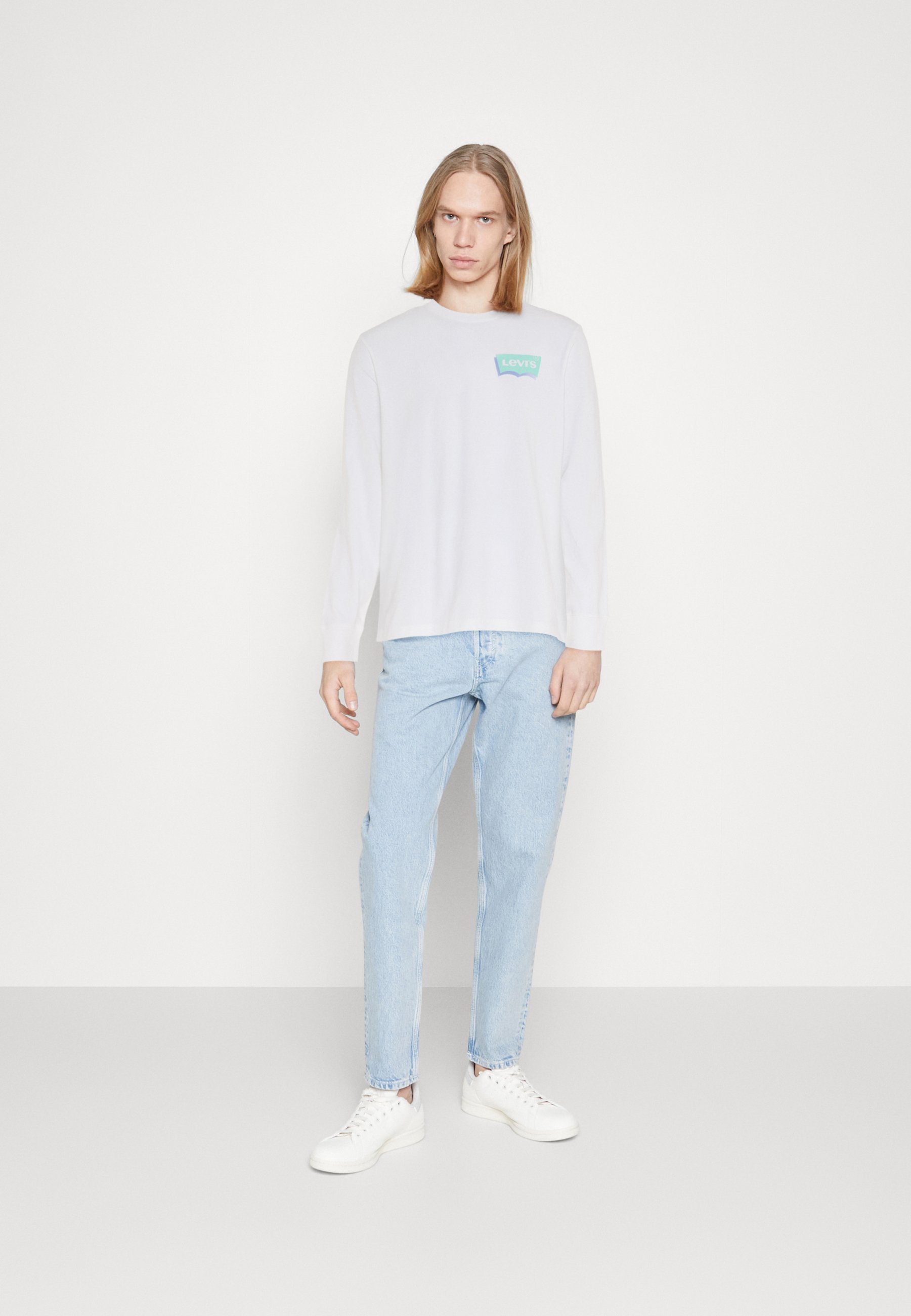 Levi's® RELAXED GRAPHIC TEE - Long sleeved top - white/off-white/white