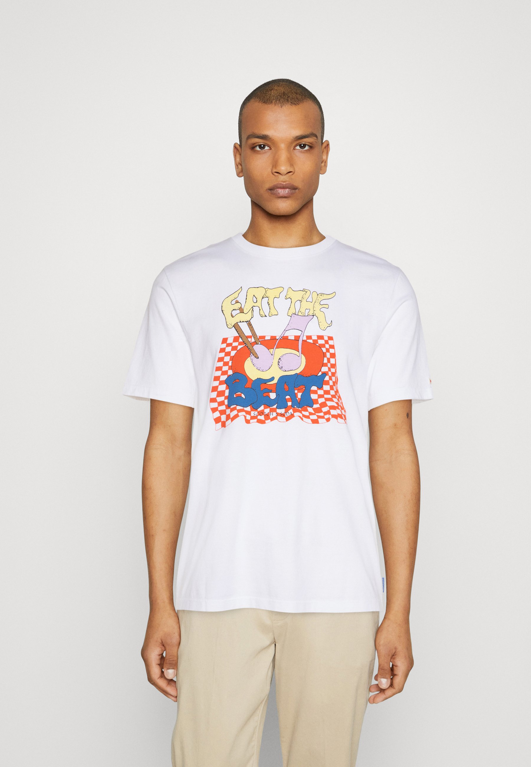 Scotch & Soda REGULAR FIT CHEST ARTWORK - Print T-shirt - white