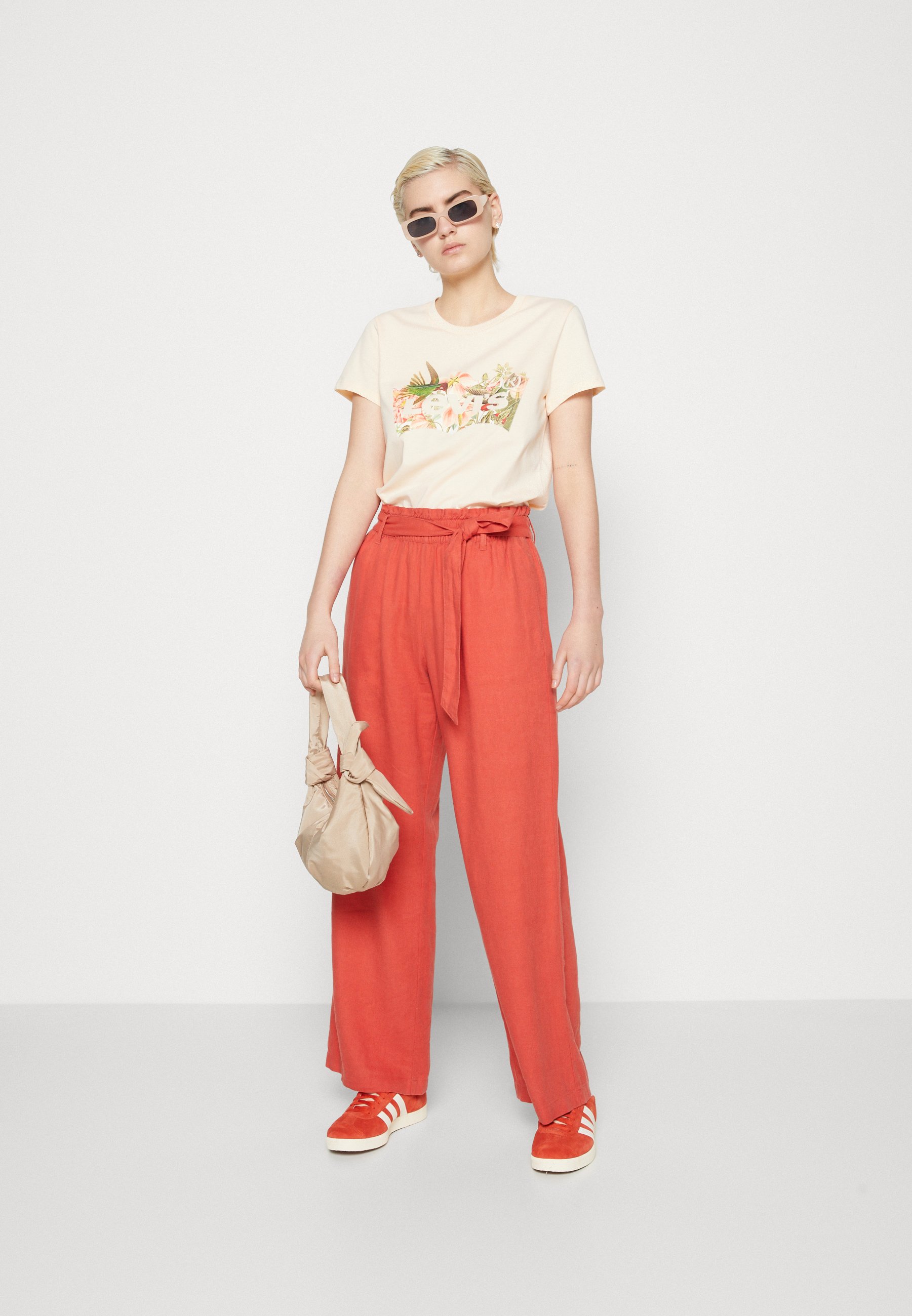 Levi's® THE PERFECT TEE - Print T-shirt - peach puree/light pink