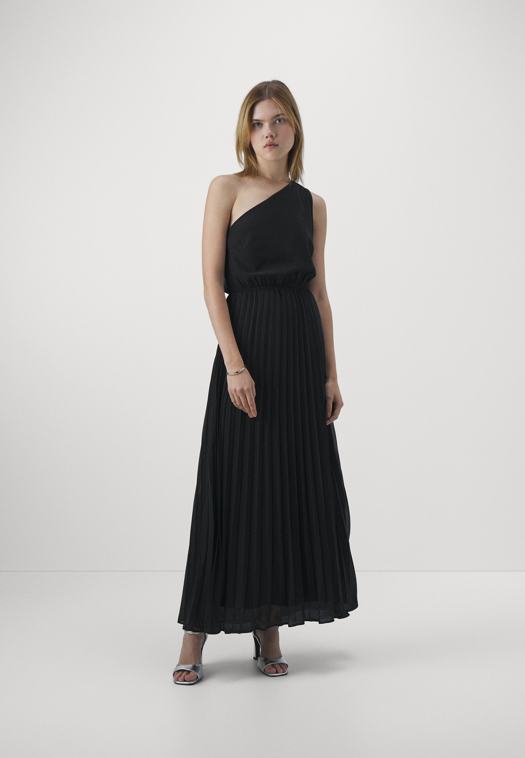 Vero Moda VMHOLLY ONE SHOLDER DRESS - Maxi dress - black