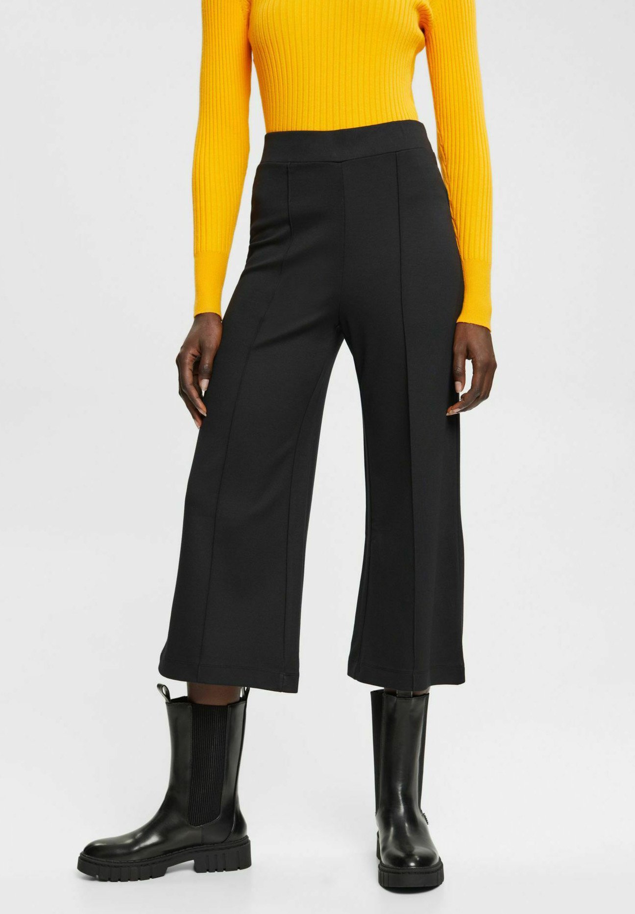 Esprit MIT WEITEM BEIN - Trousers - black