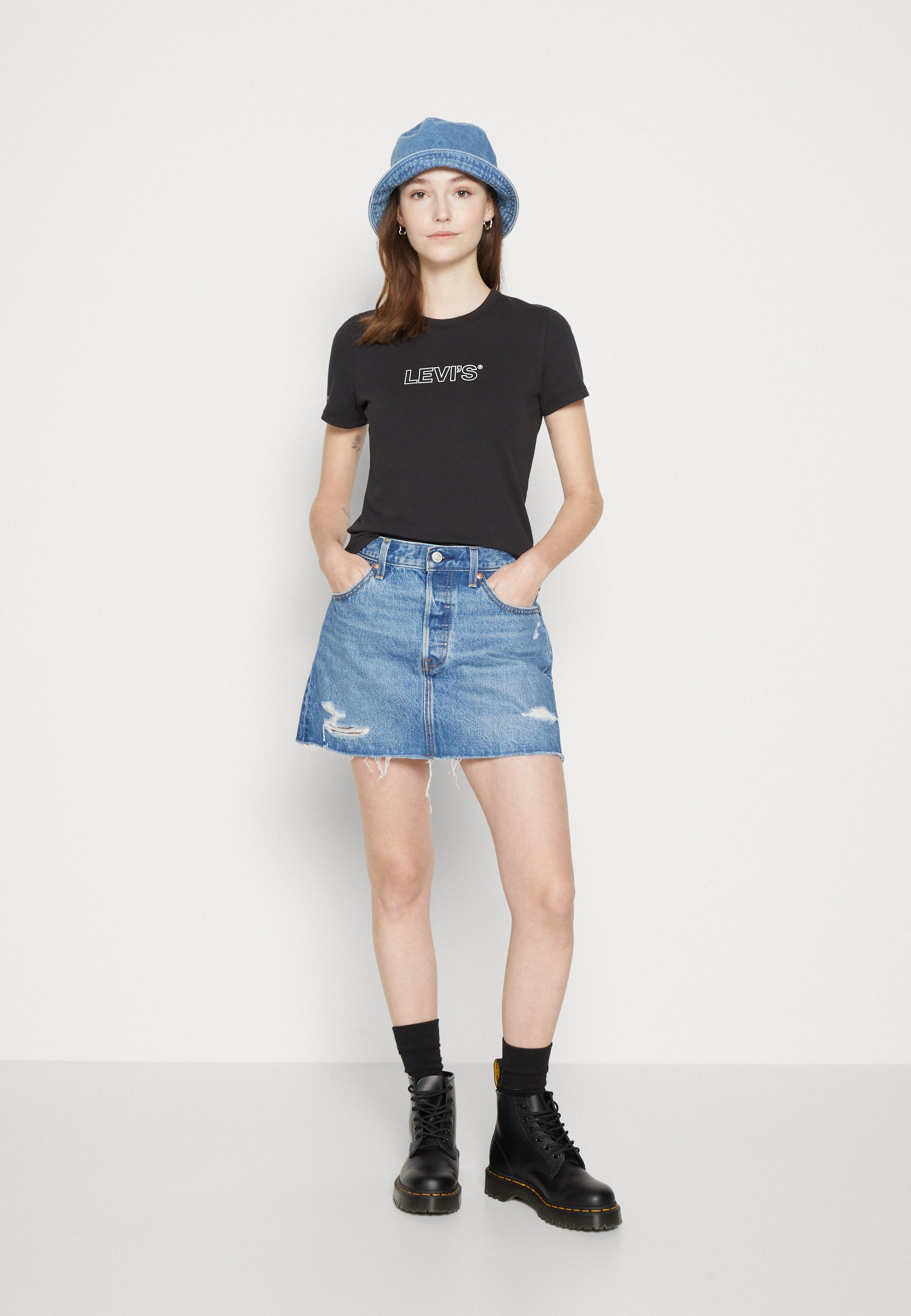 Levi's® GRAPHIC RICKIE TEE - Print T-shirt - caviar/black