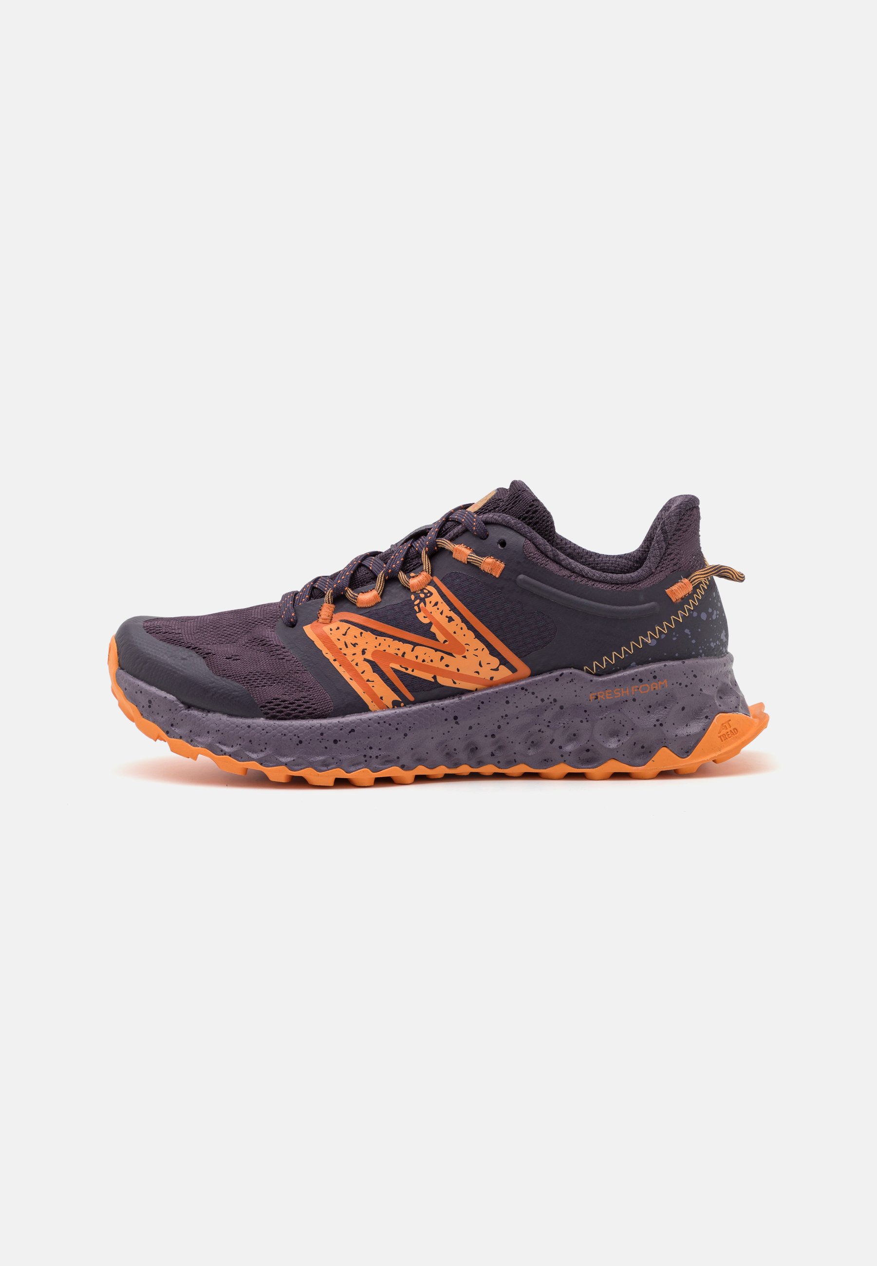 NB FRESH FOAM GAROE  - Trail running shoes - interstellar/purple