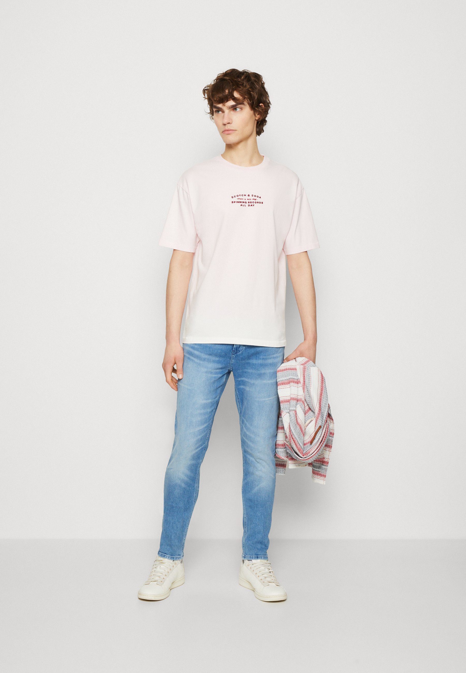 Scotch & Soda RECORD STORE ARTWORK - Print T-shirt - light pink