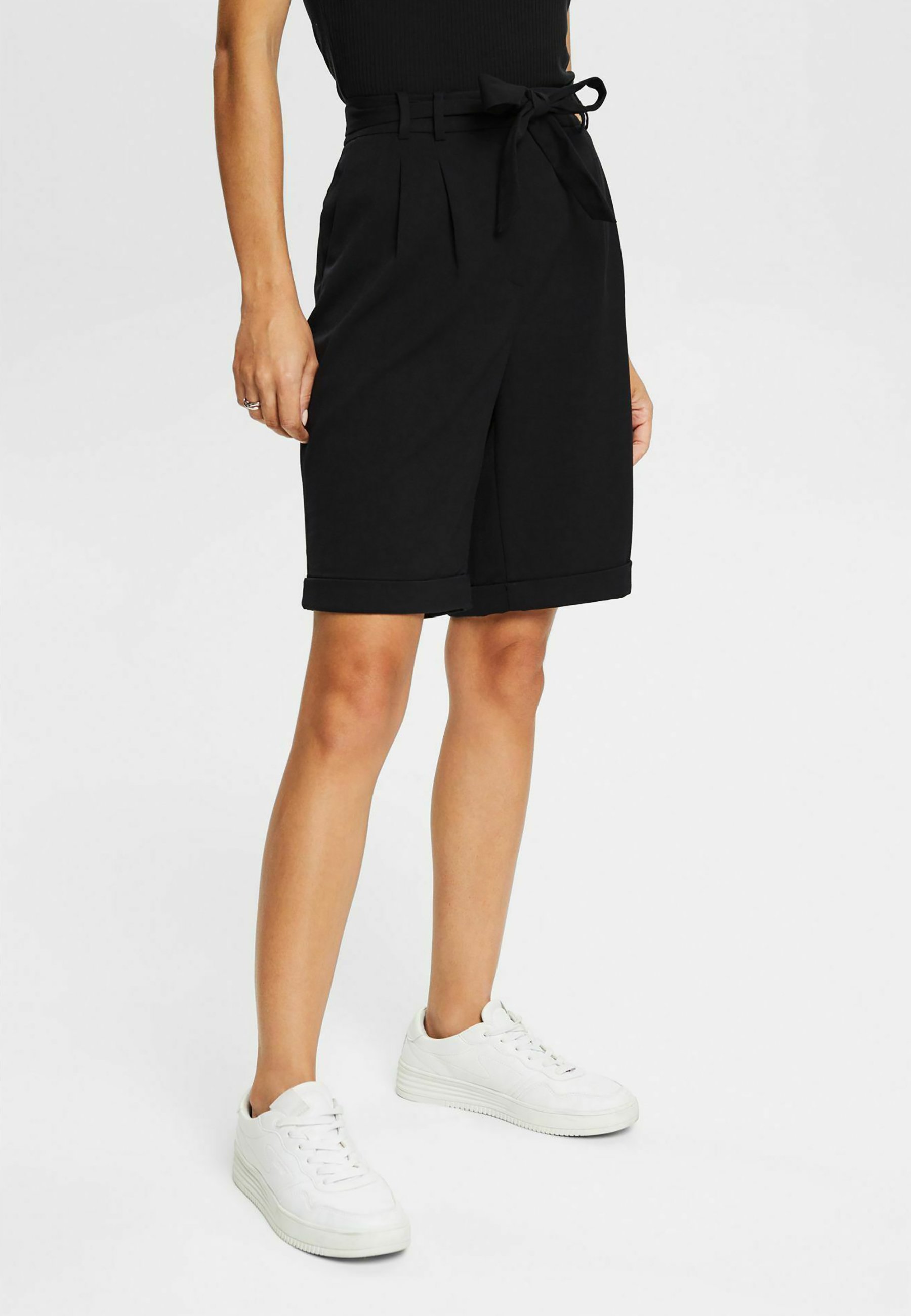 Esprit MIT BUNDFALTEN - Shorts - black
