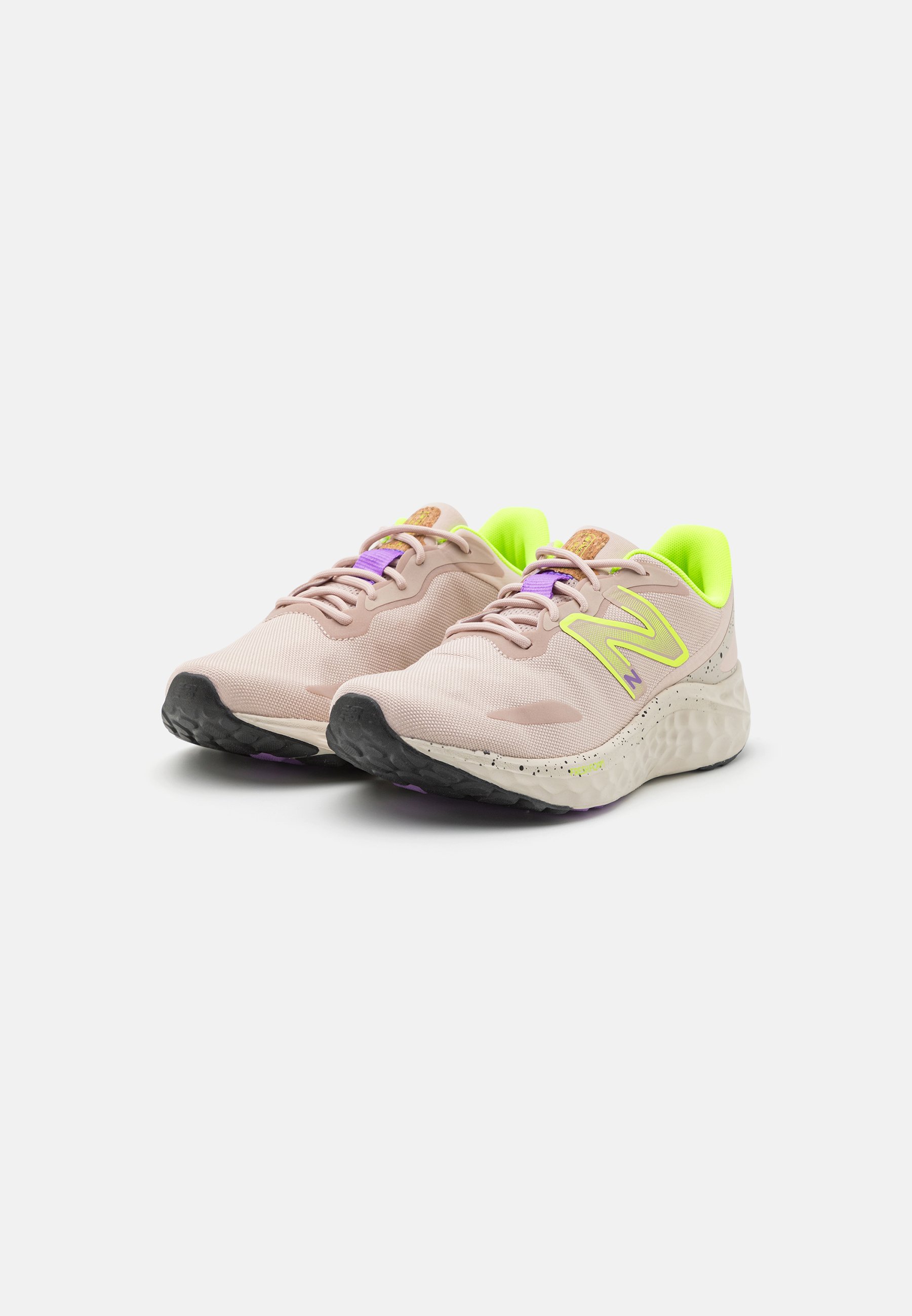 NB FRESH FOAM ARISHI V4 - Neutral running shoes - dusted clay/nude