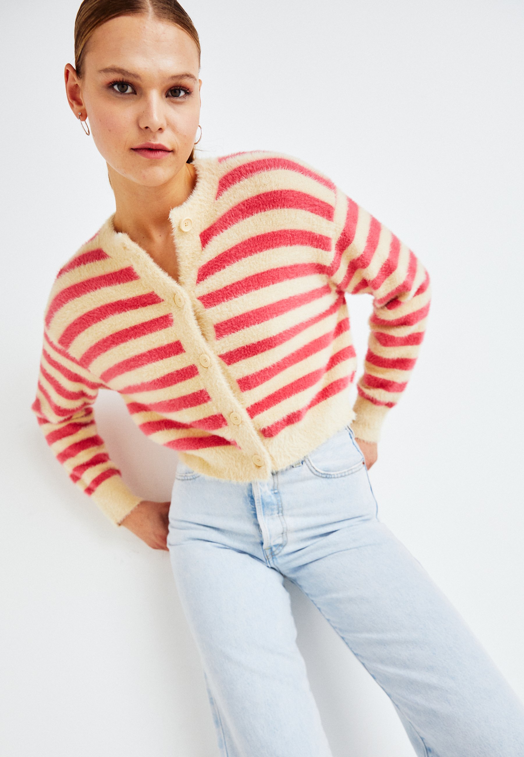 Levi's® CAT CARDIGAN - Cardigan - marzipan/red