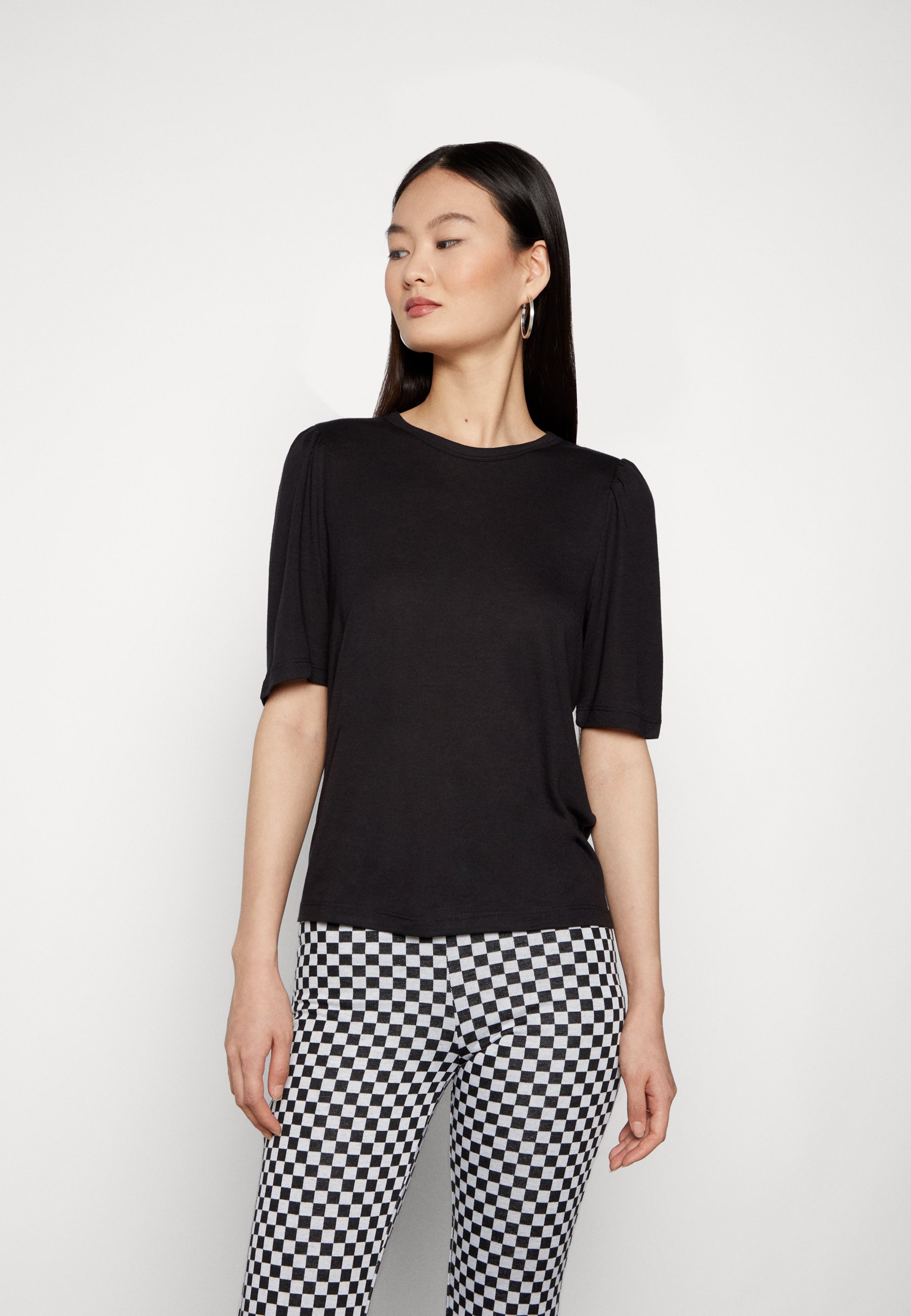 Vero Moda VMLUNA - Basic T-shirt - black