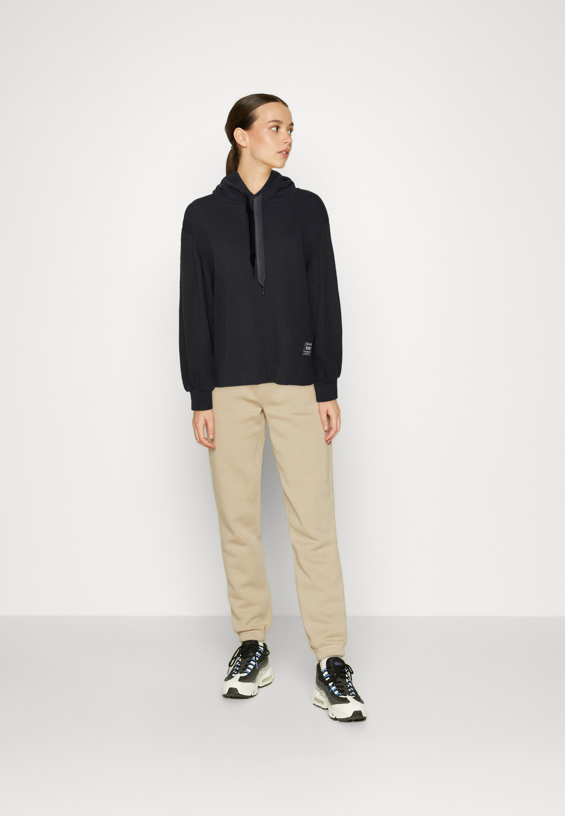 Levi's® AKANE RUSCHED HOODIE - Sweatshirt - caviar/black
