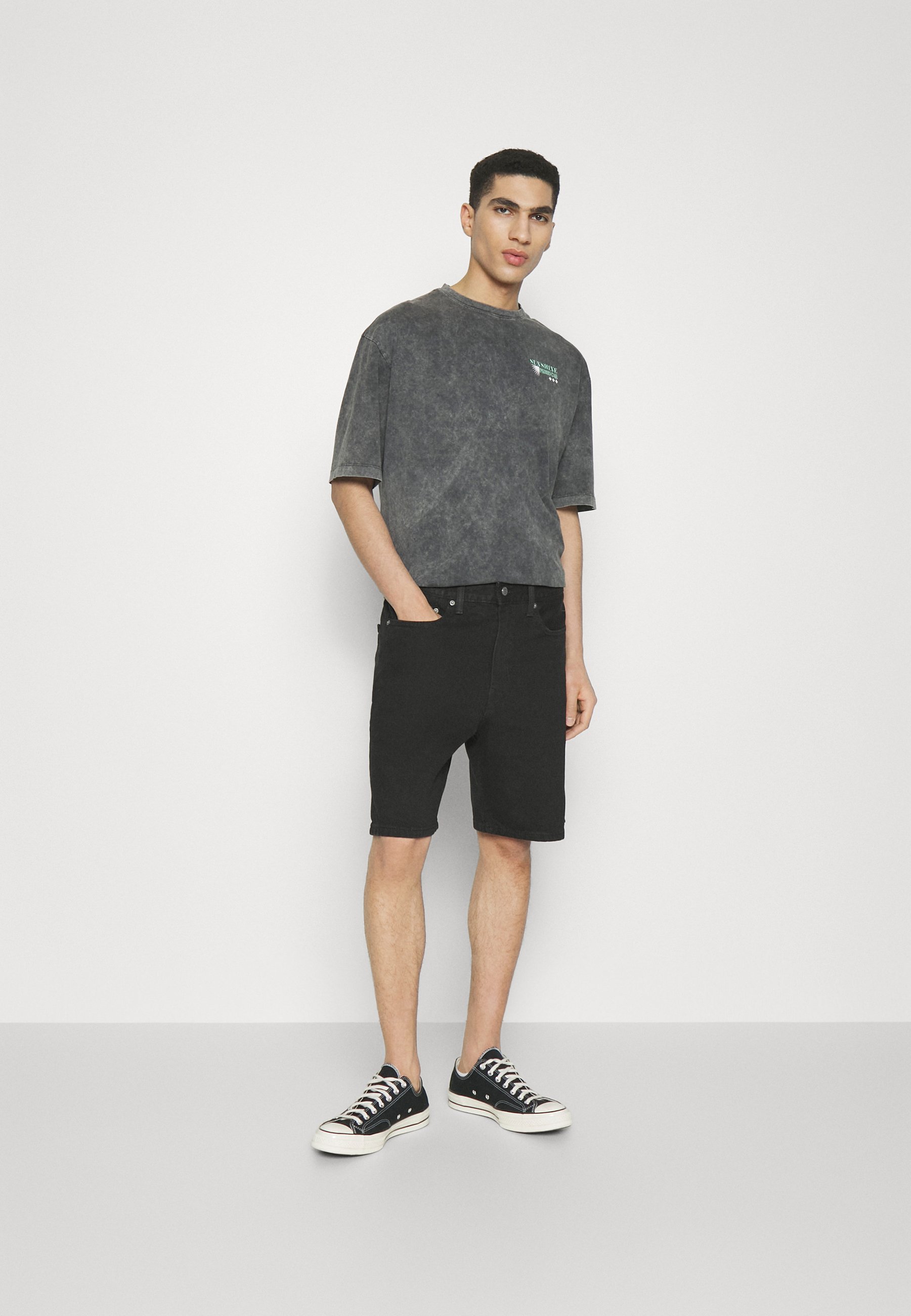 Levi's® 469 LOOSE - Denim shorts - black/black denim
