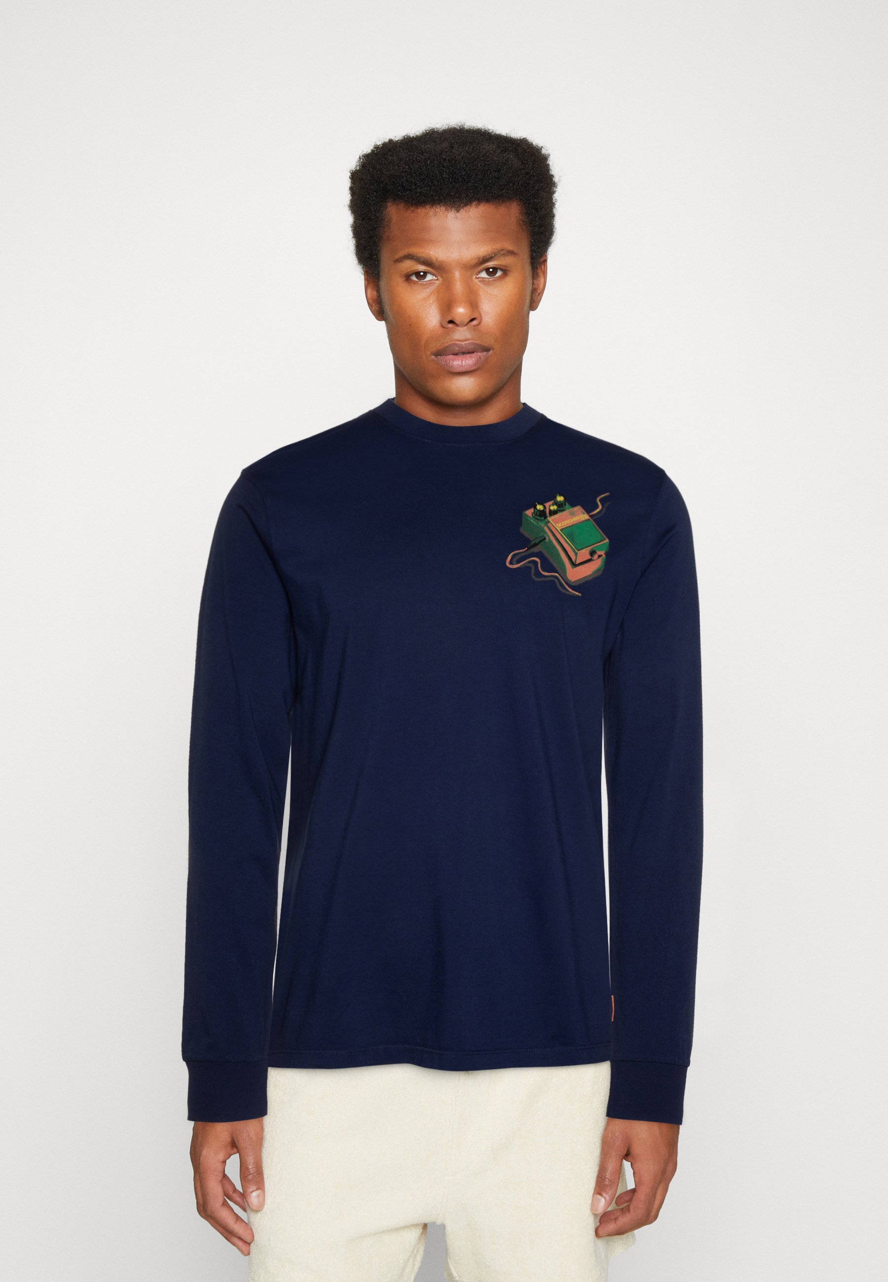 Scotch & Soda REGULAR FIT ARTWORK LONG SLEEVE - Long sleeved top - denim blue/dark green
