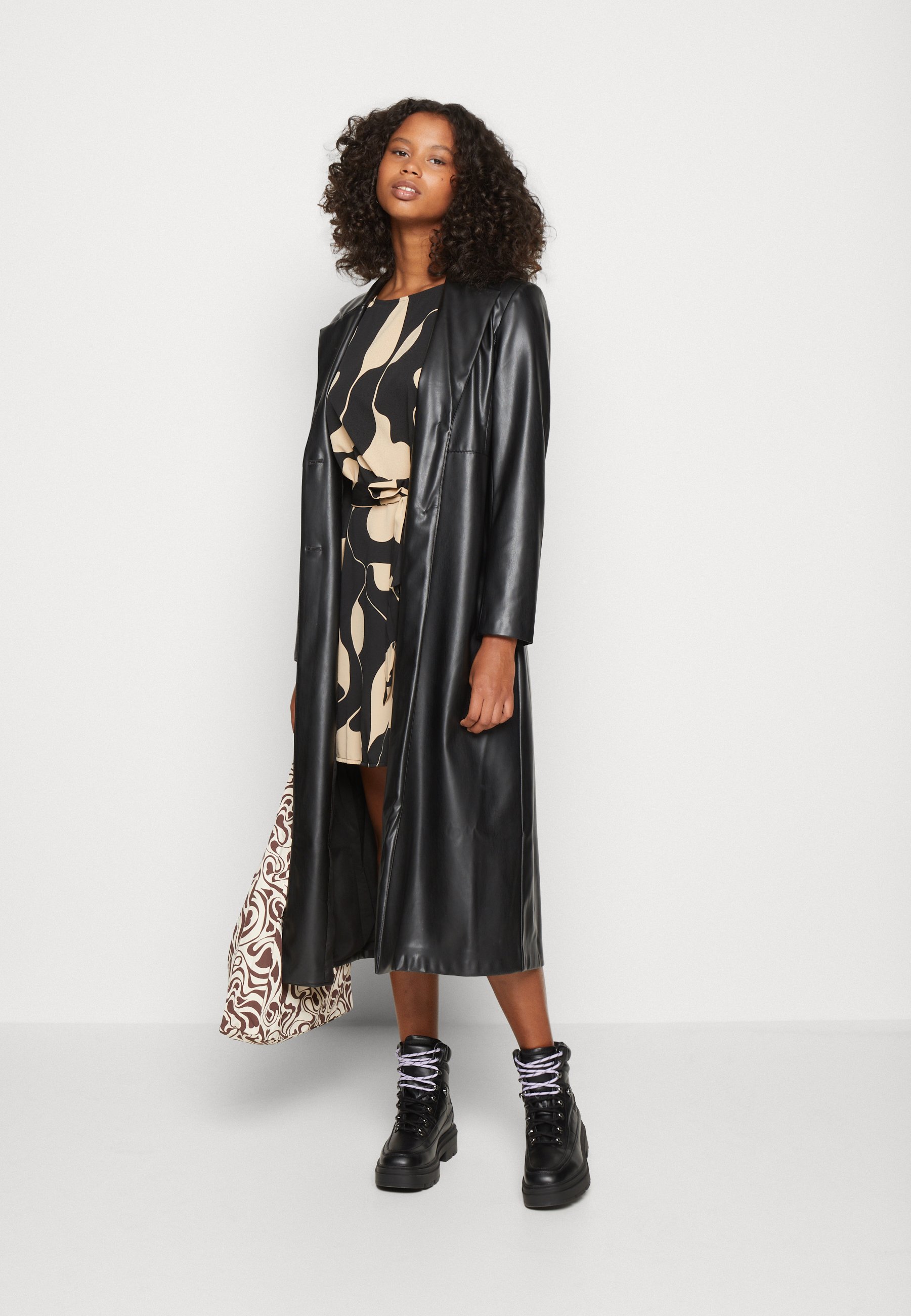 Vero Moda LYDIA LS SHORT - Day dress - black/lina/black