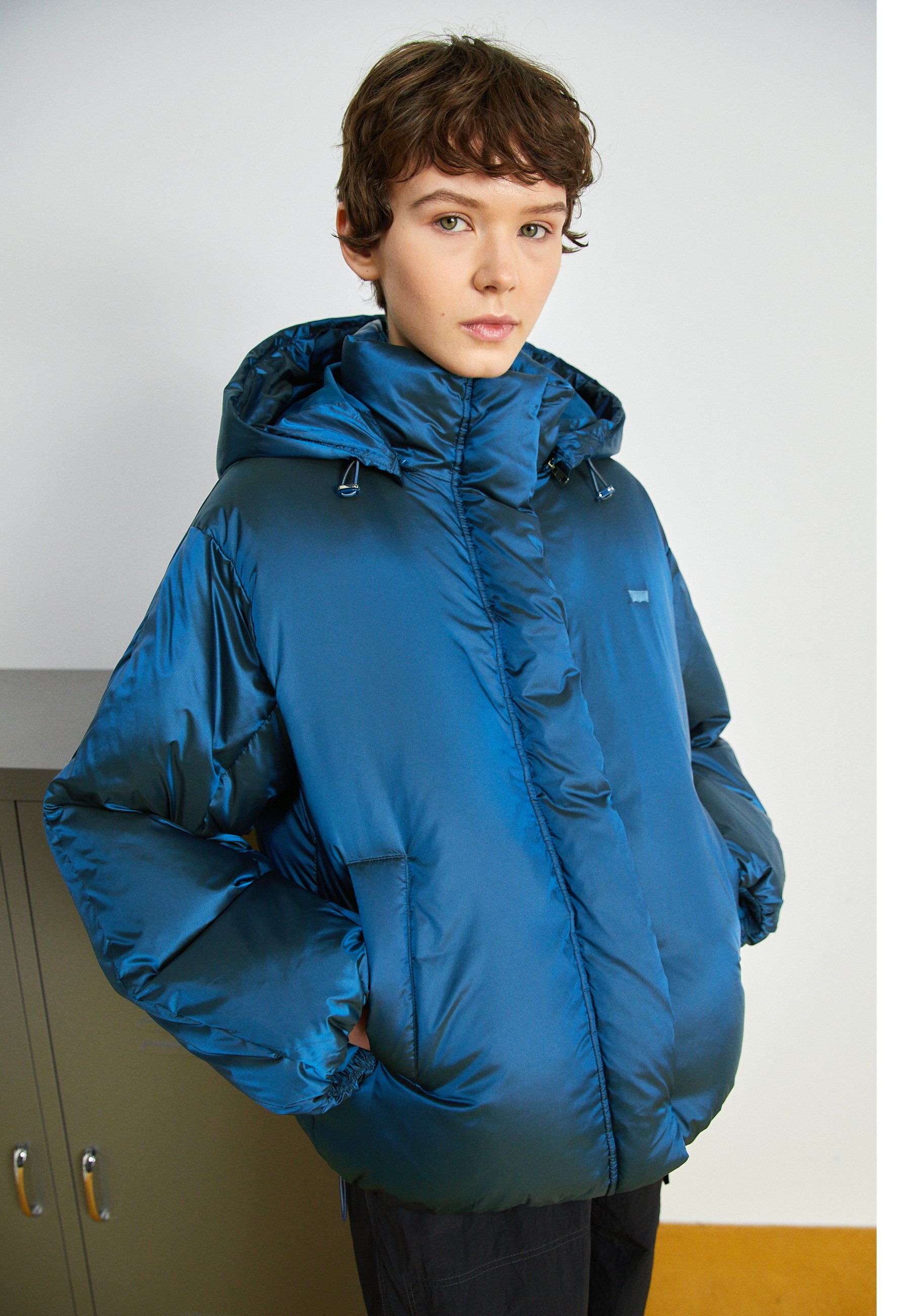 Levi's® PILLOW BUBBLE SHORTY - Down jacket - gibralter sea/dark blue