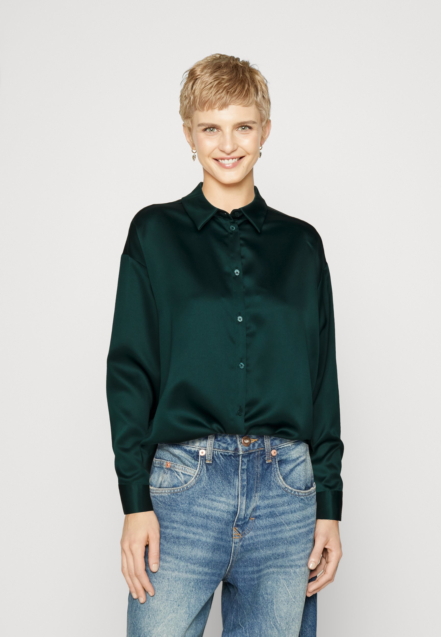 Vero Moda VMMERLE  - Button-down blouse - pondarosa pine/dark green