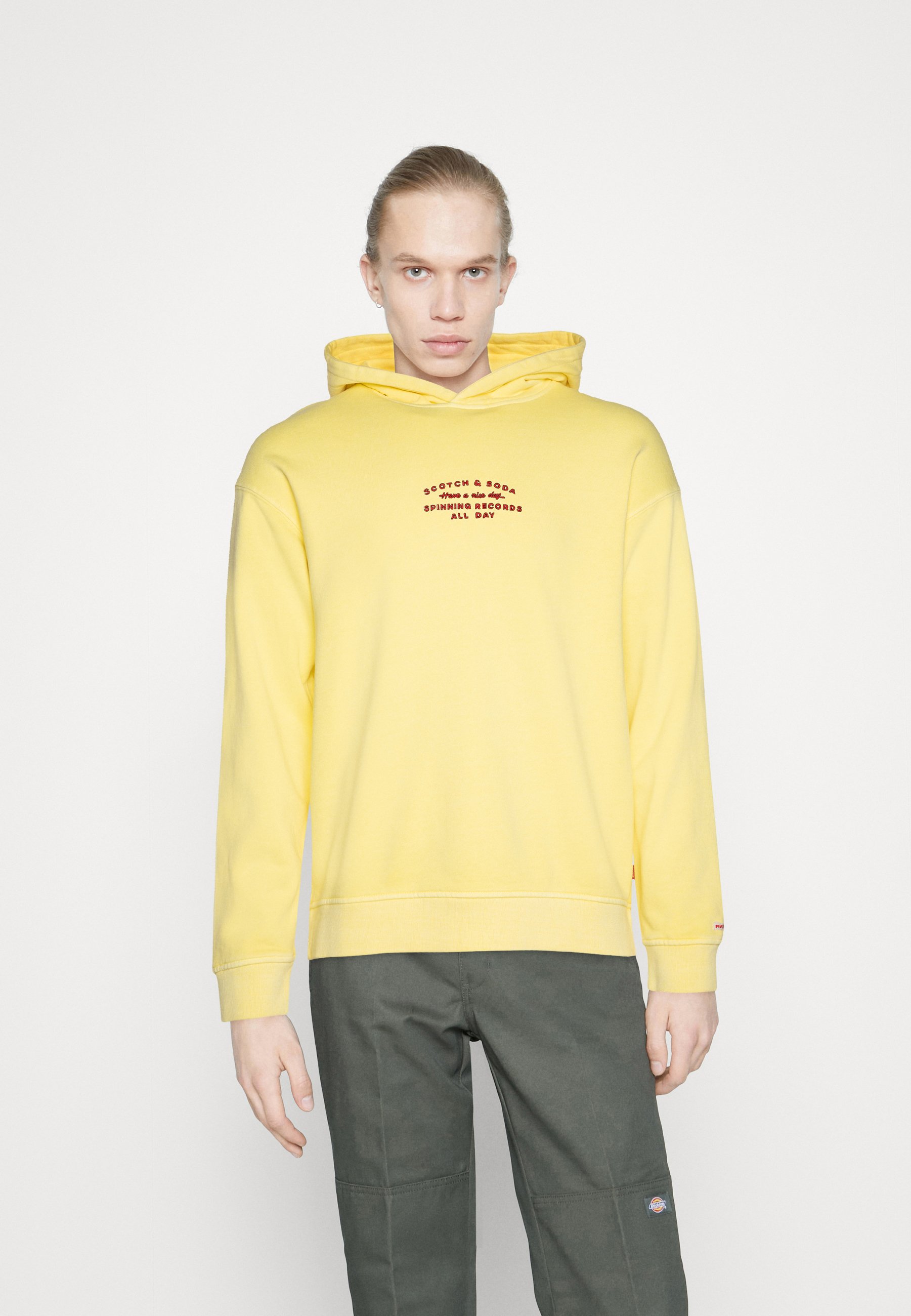 Scotch & Soda WASHED ARTWORK HOODIE - Sweatshirt - glow/yellow