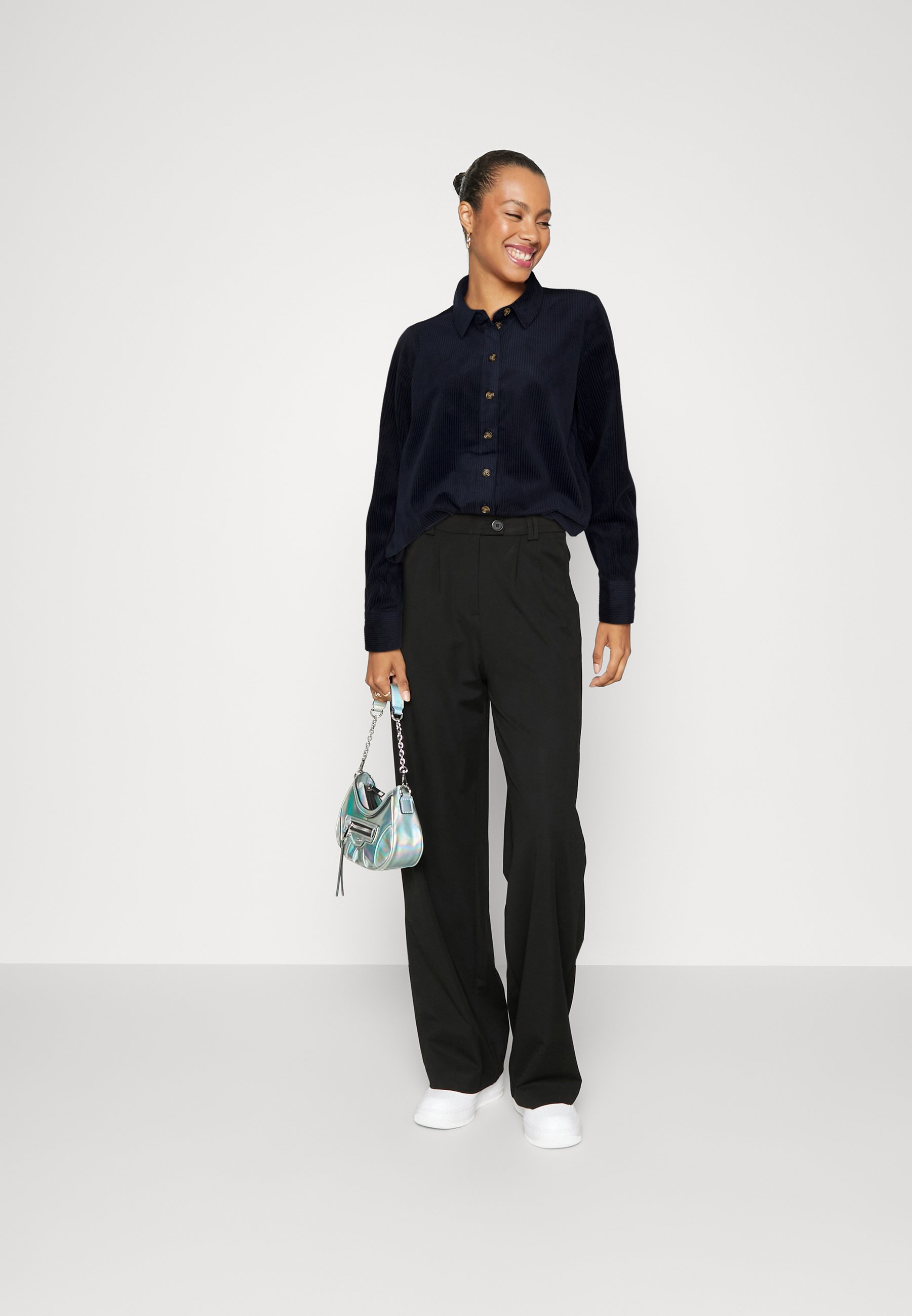 Vero Moda VMLINDA REGULAR  - Button-down blouse - night sky/dark blue