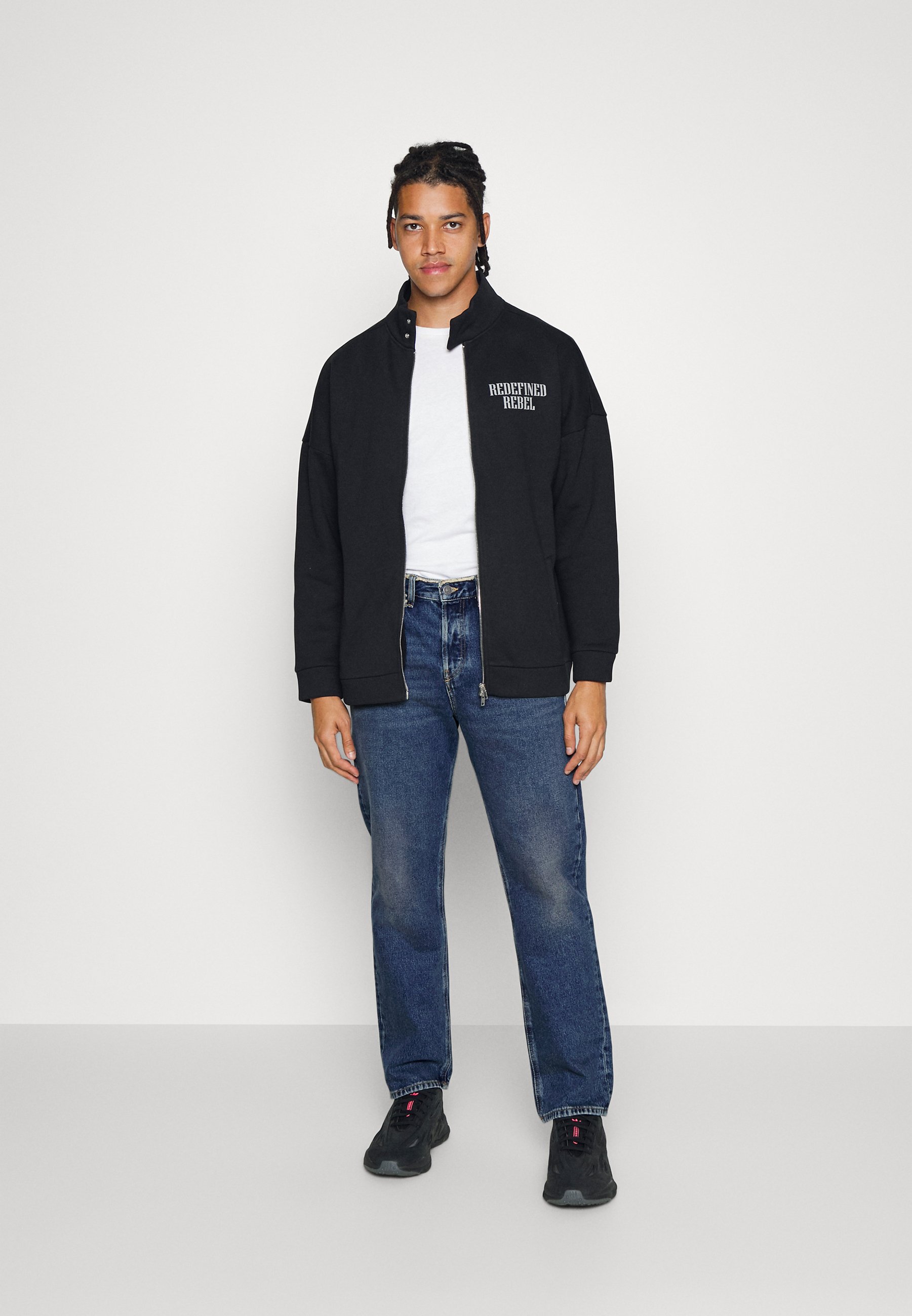 Diesel 2020 D-VIKER-SP5 - Straight leg jeans - black denim/blue denim