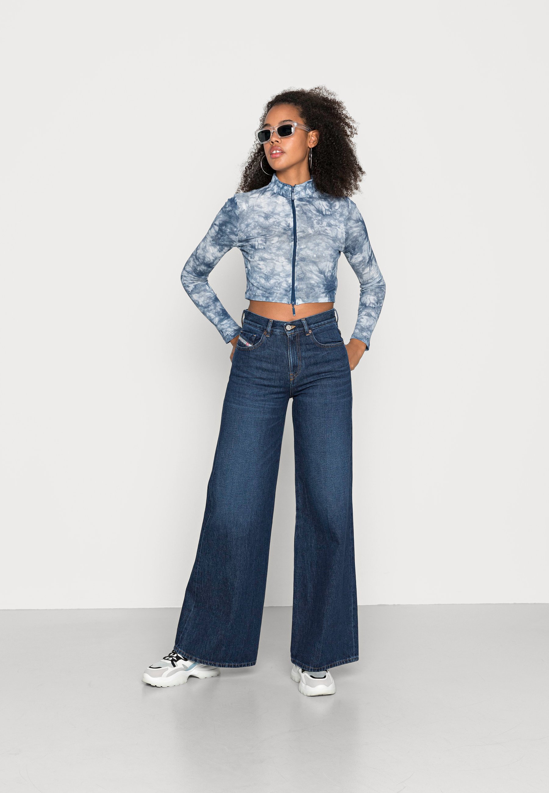 Diesel 1978 DIESEL LIBRARY - Flared Jeans - denim/dark-blue denim