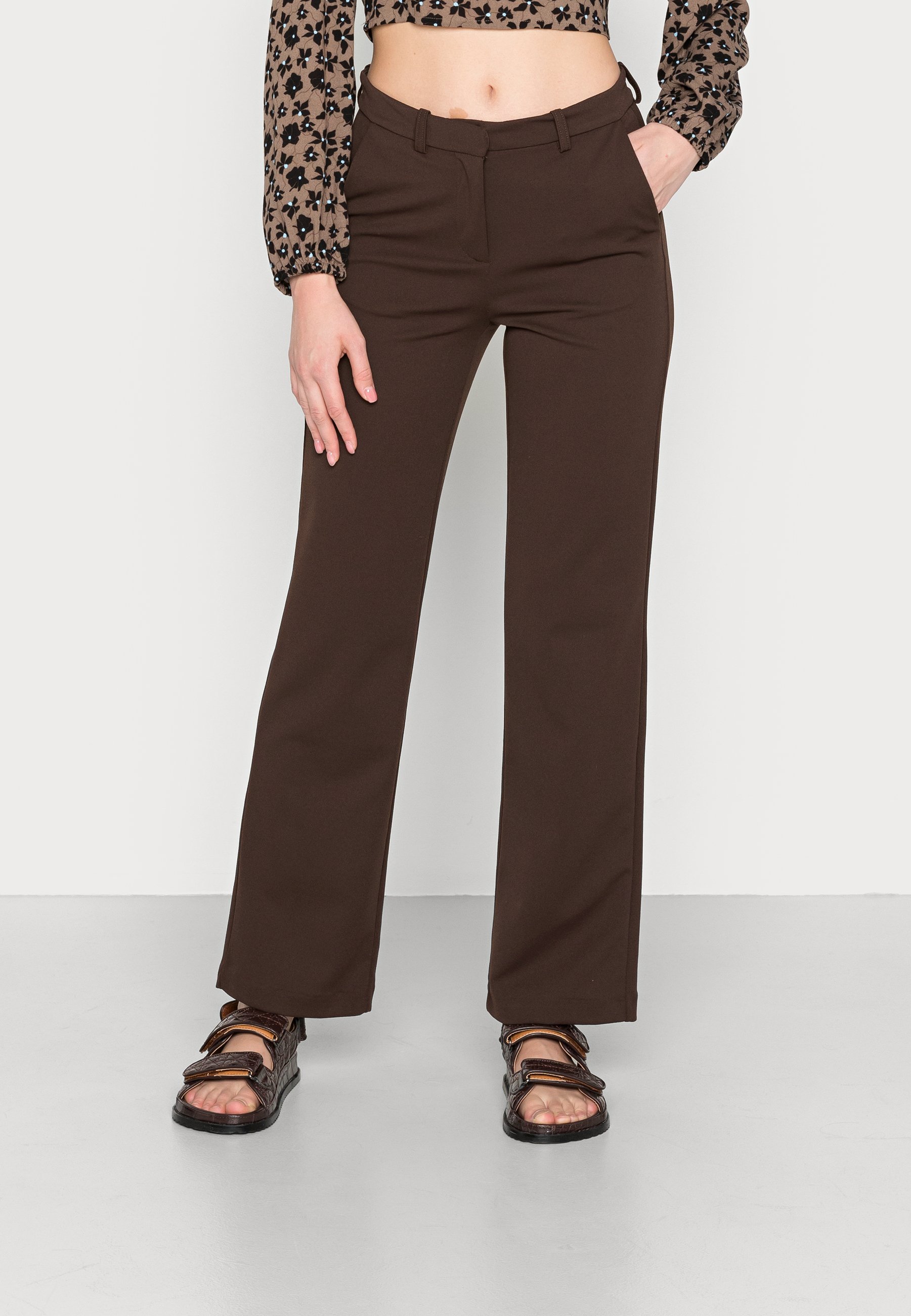 Vero Moda VMZAMIRA  STRAIGHT PANT  - Trousers - coffee bean/brown