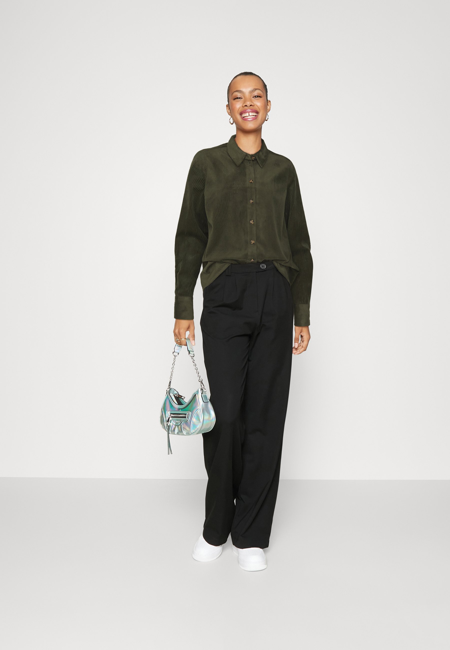 Vero Moda VMLINDA REGULAR  - Button-down blouse - forest night/dark green