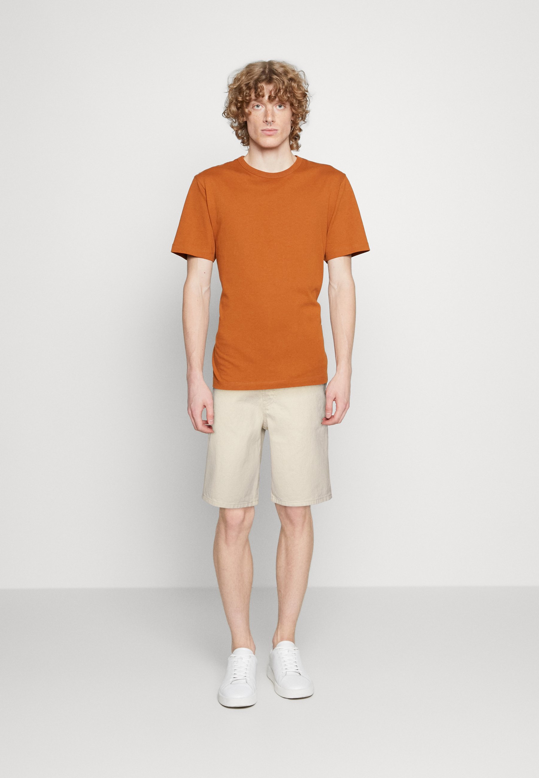 Diesel REGULAR-SHORT - Denim shorts - denim/beige