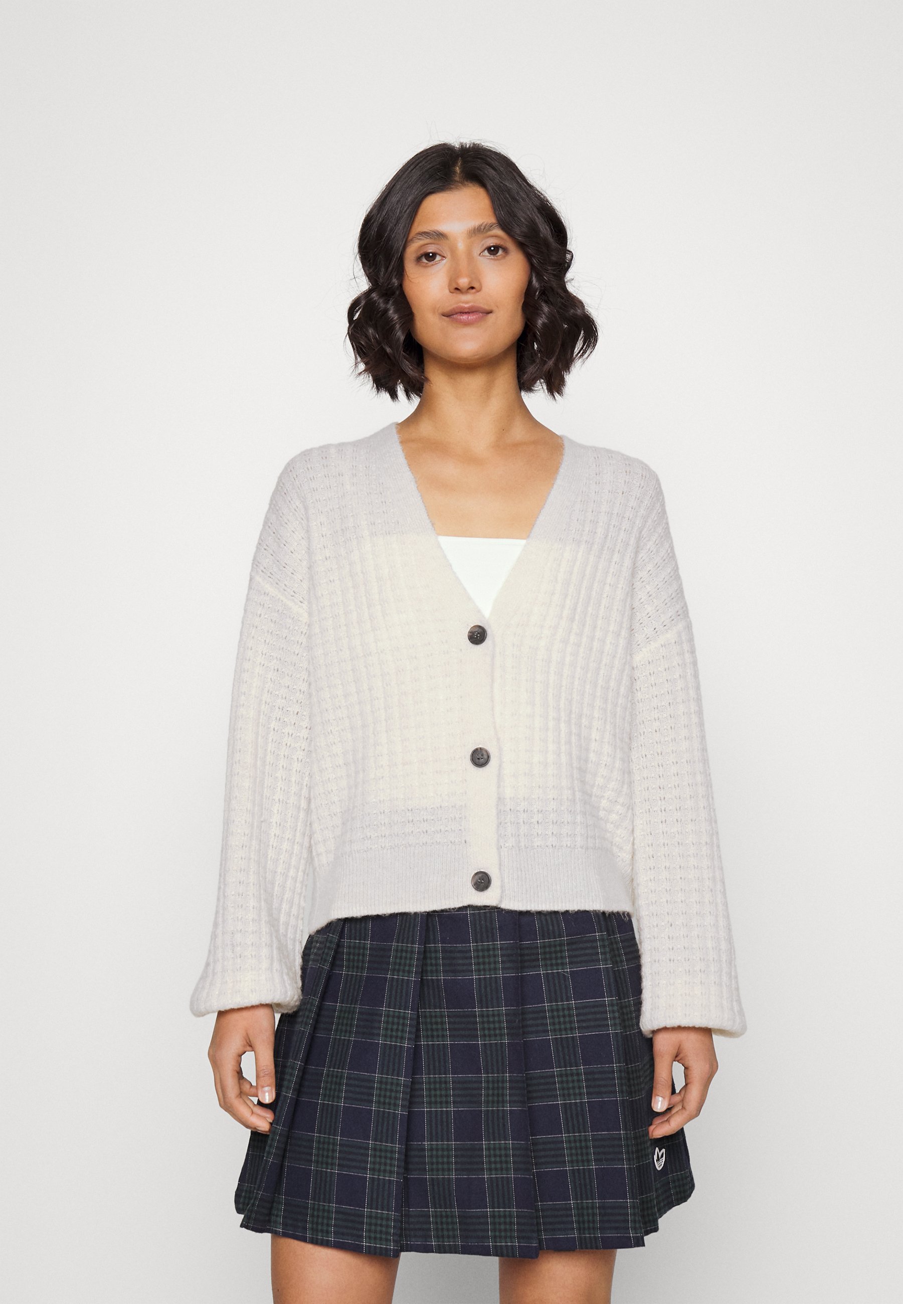 Vero Moda VMELISA LS V-NECK BUTTON GA EP - Cardigan - birch/beige