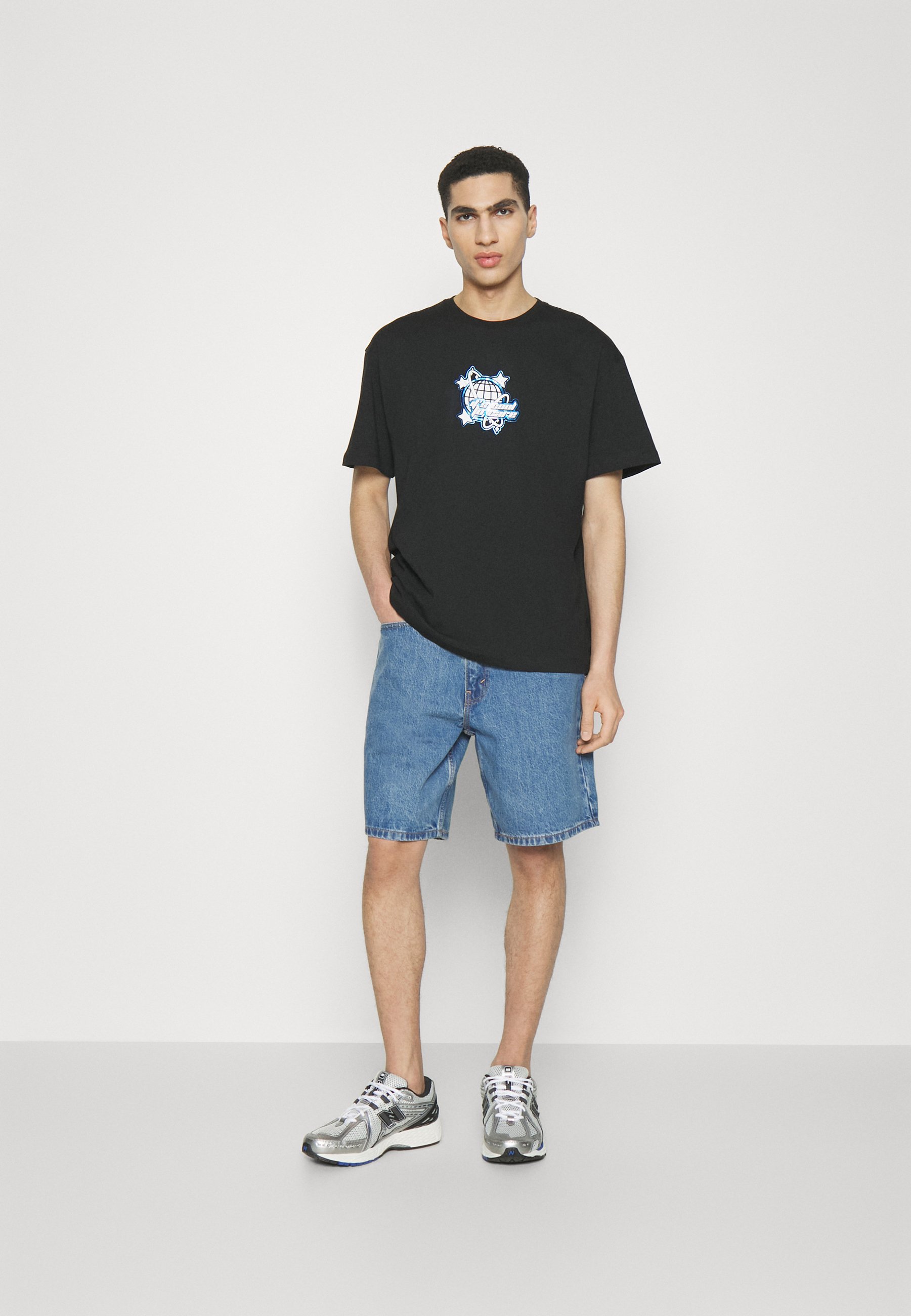 Levi's® 469 LOOSE - Denim shorts - blue/blue denim