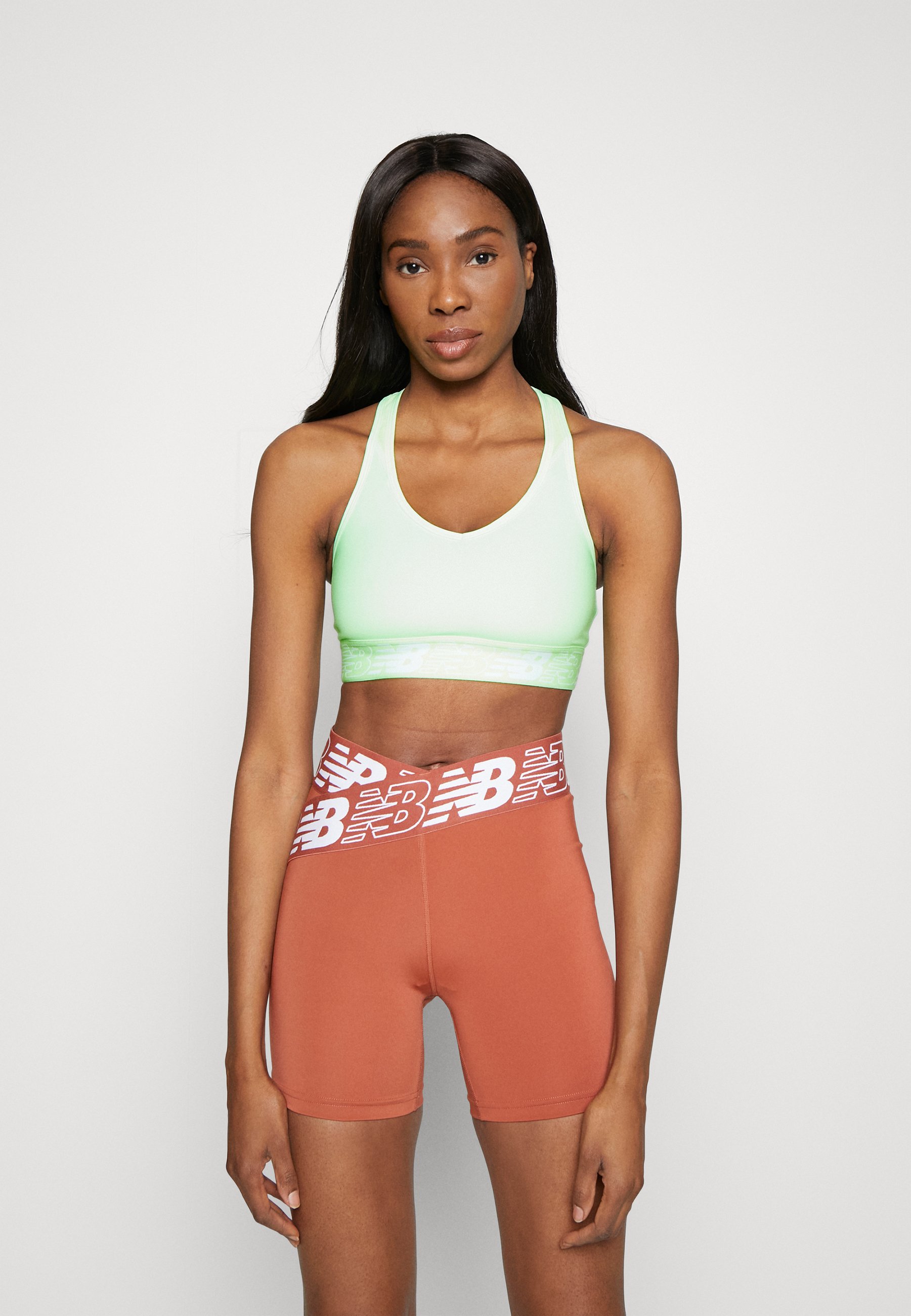NB PACE BRA - Medium support sports bra - green aura/green
