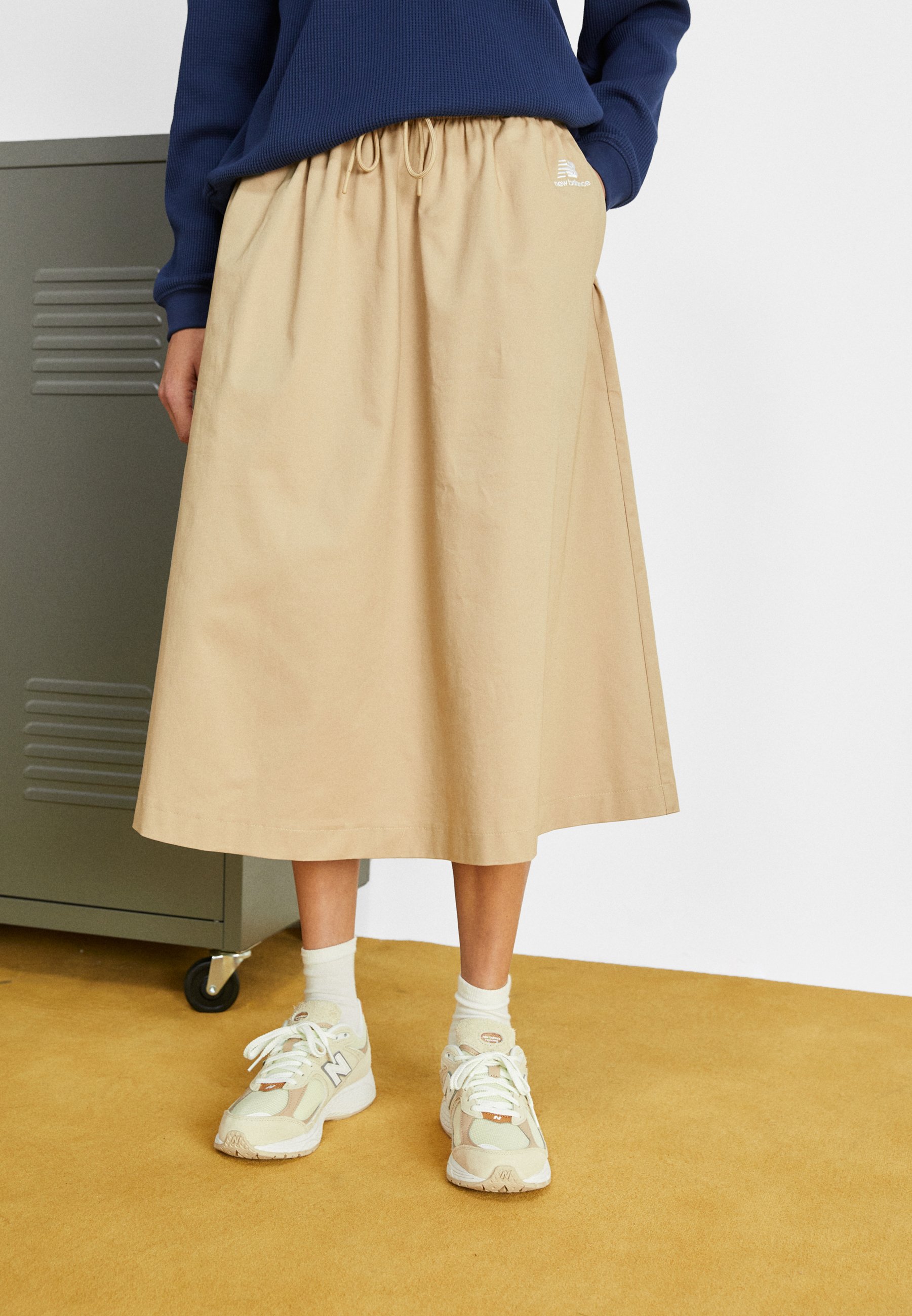NB ATHLETICS ICONO GRAPHIC SKIRT - A-line skirt - incense/beige
