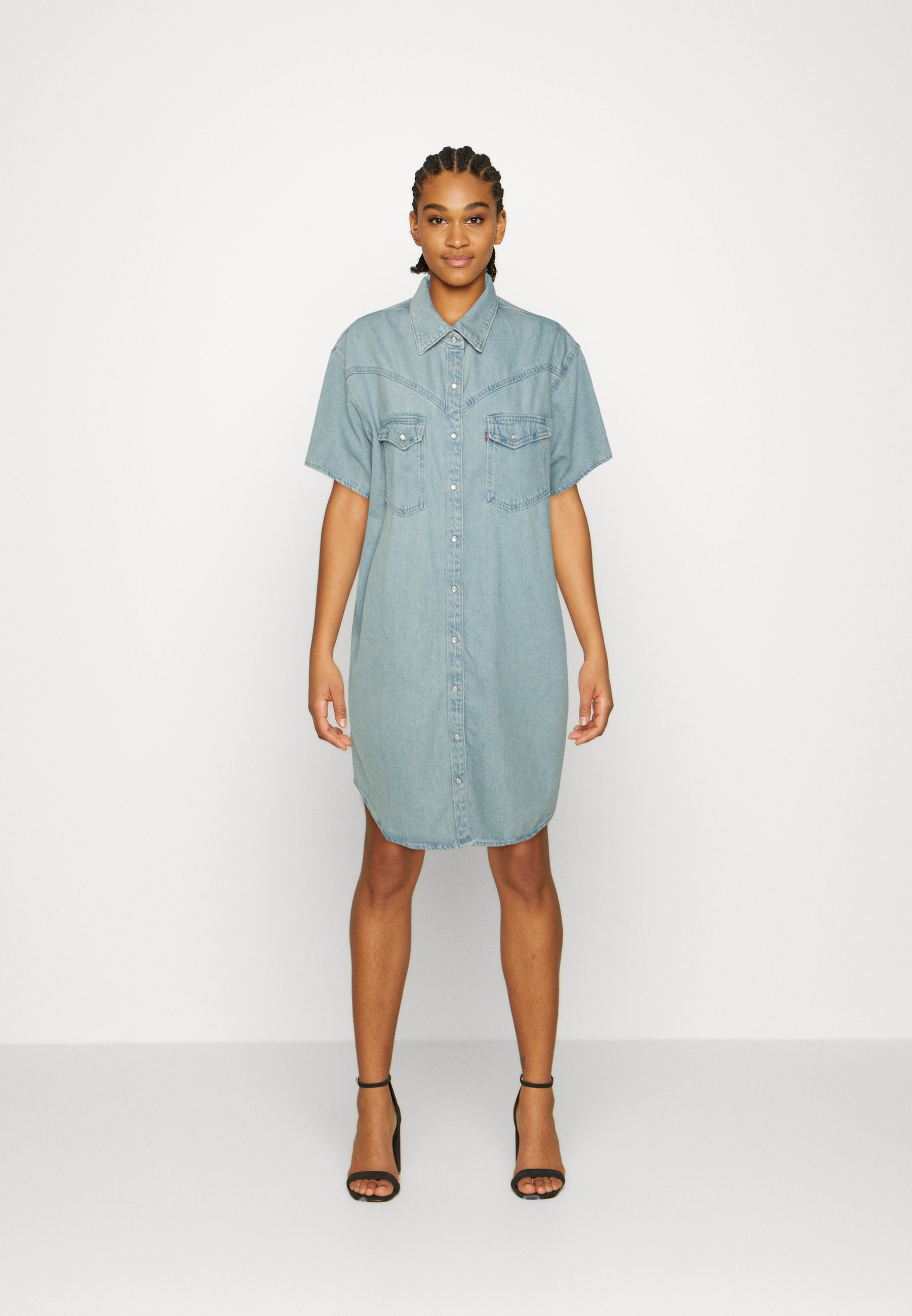 Levi's® ELOWEN WESTERN DRESS - Denim dress - long journey/light-blue denim