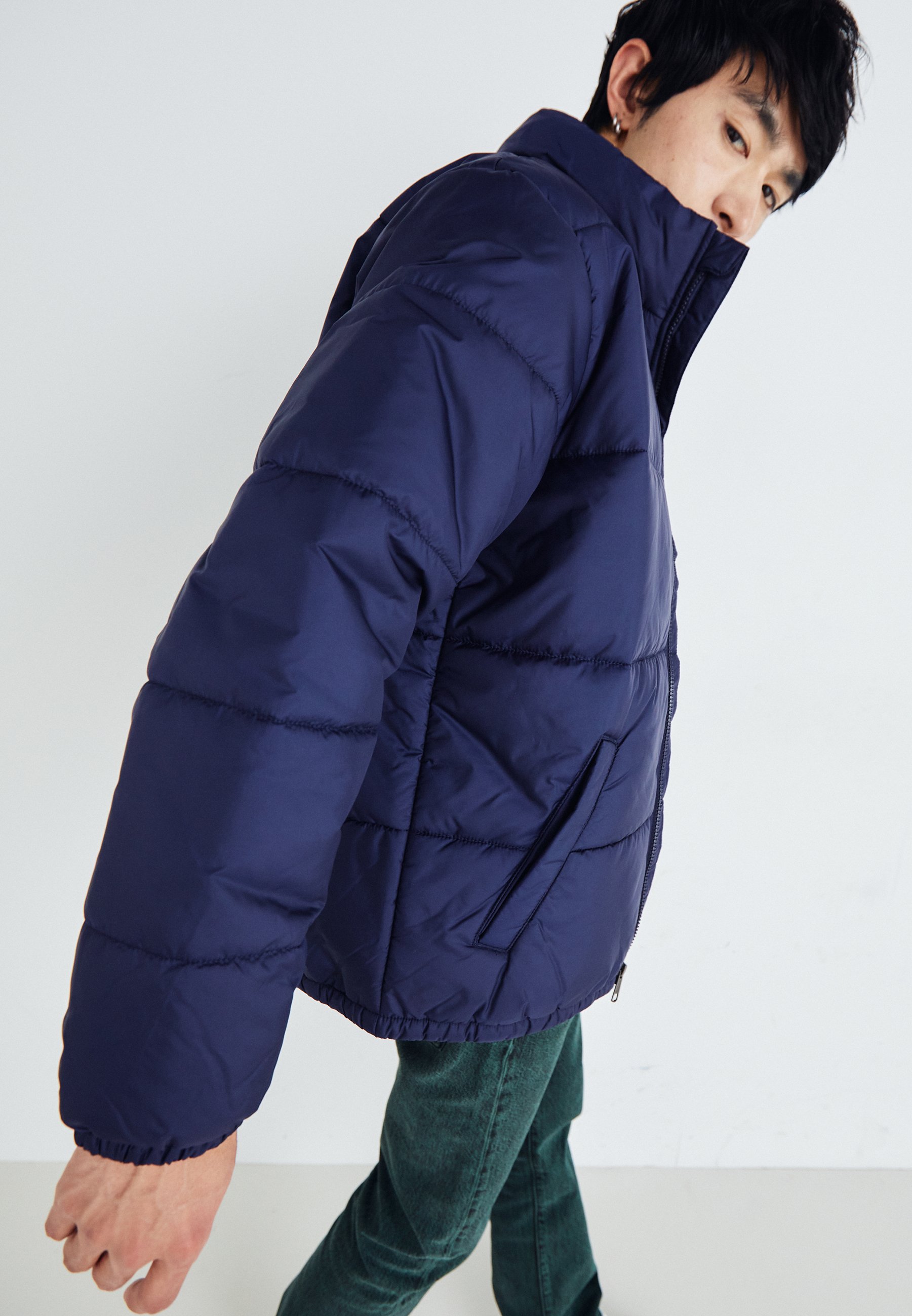 Levi's® SUNSET SHORT PUFFER - Winter jacket - peacoat/dark blue