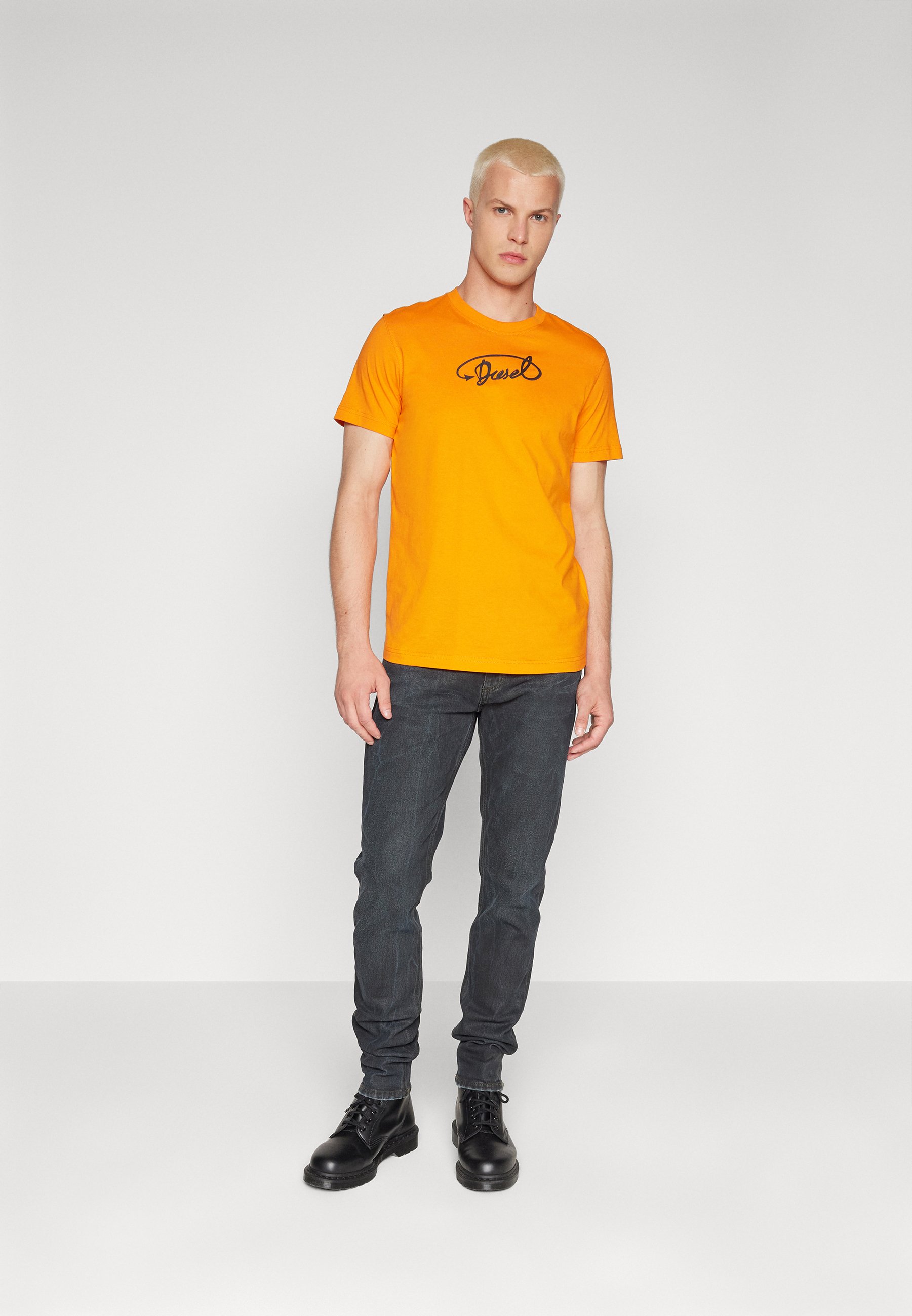 Diesel DIEGOR UNISEX - Print T-shirt - orange