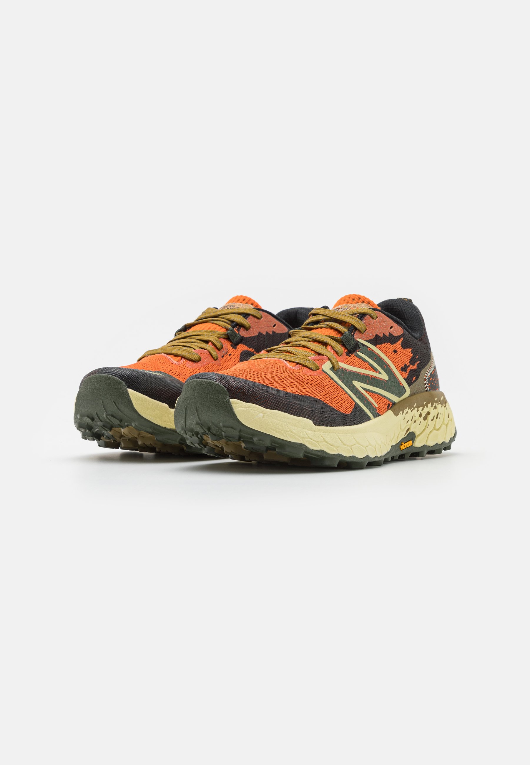 NB FRESH FOAM X HIERRO V7 - Trail running shoes - cayenne/orange