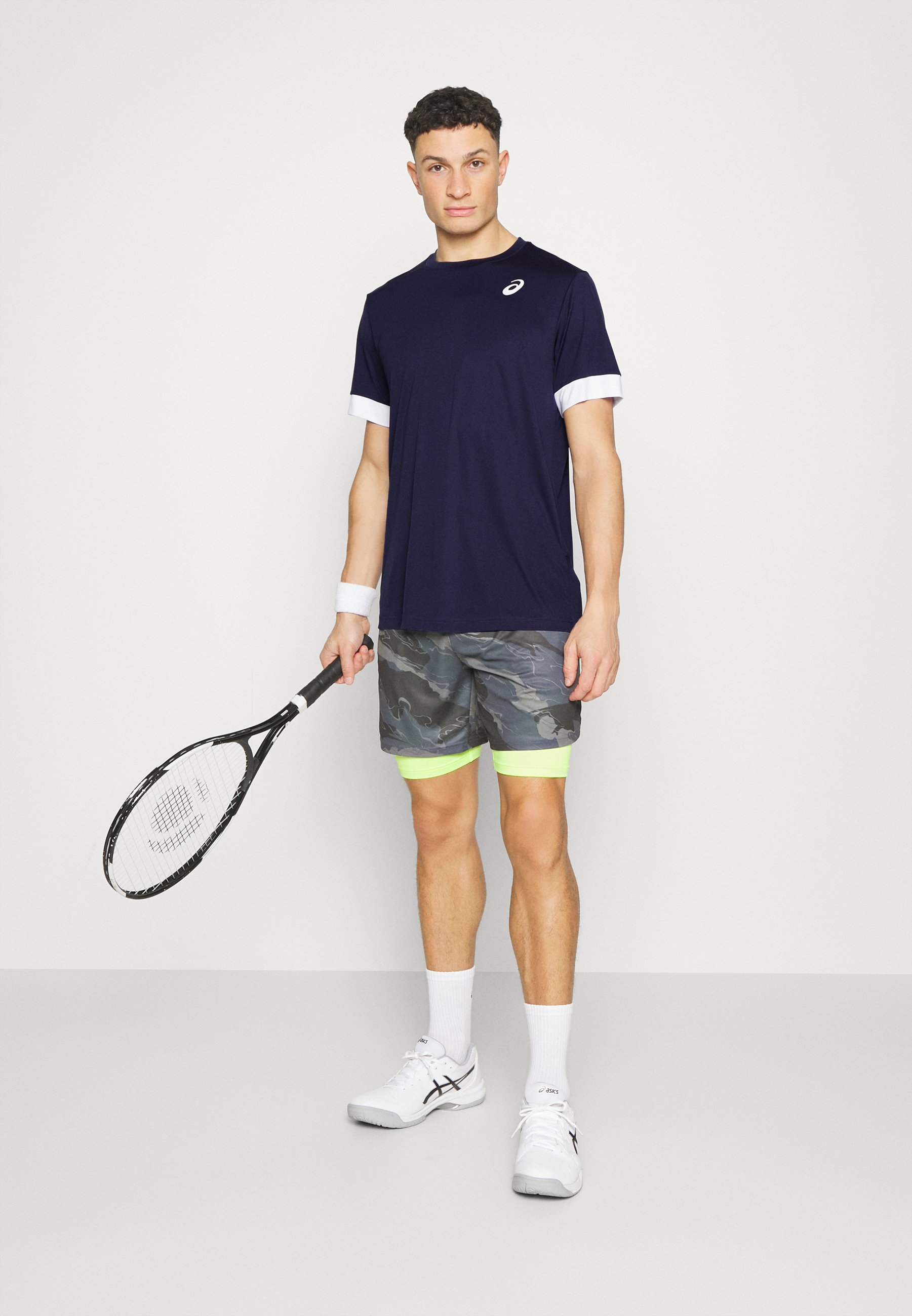 ASICS COURT M SS - Print T-shirt - midnight/brilliant white/blue