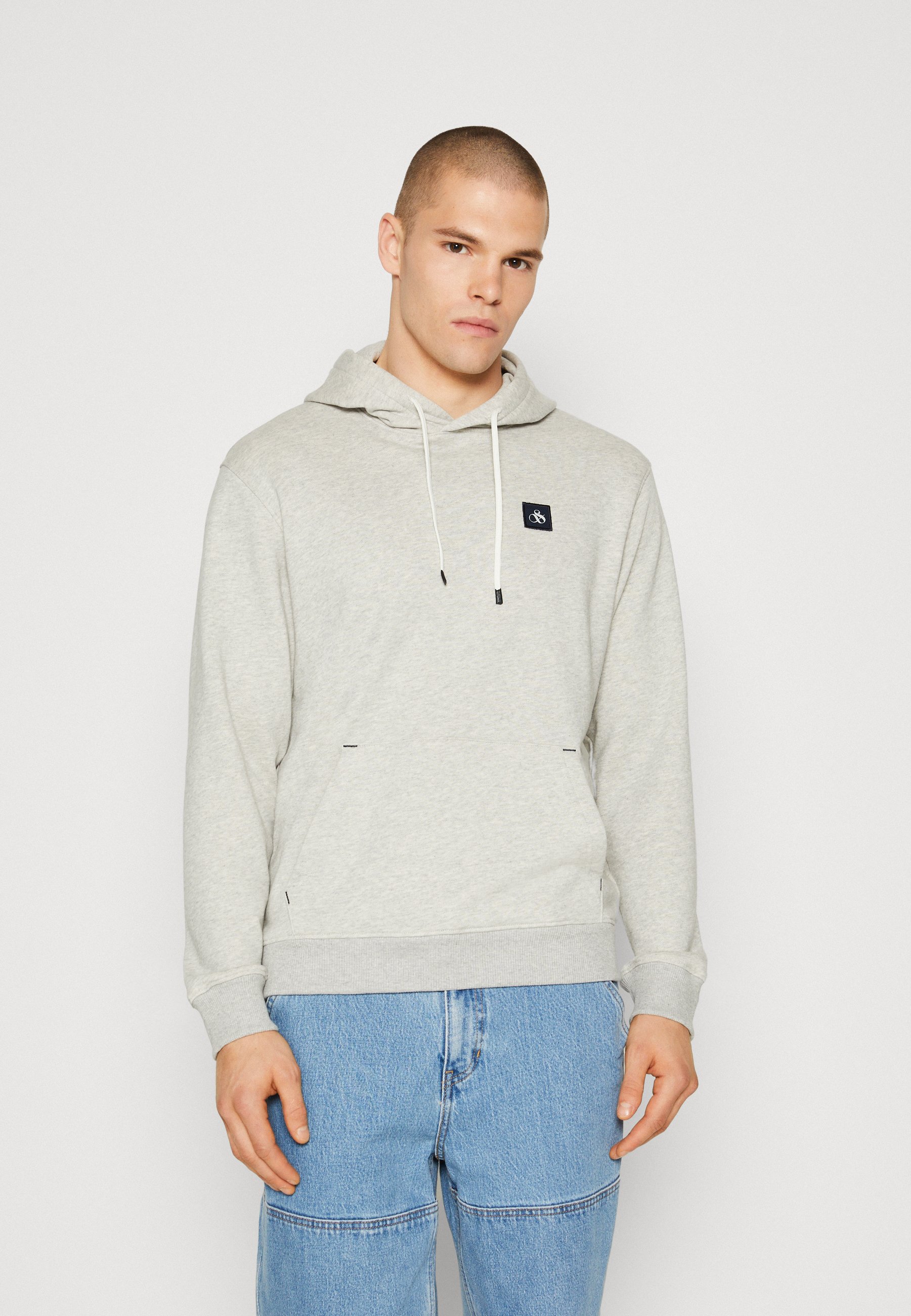 Scotch & Soda REGULAR FIT ESSENTIAL BADGE HOODIE - Hoodie - grey melange/mottled grey