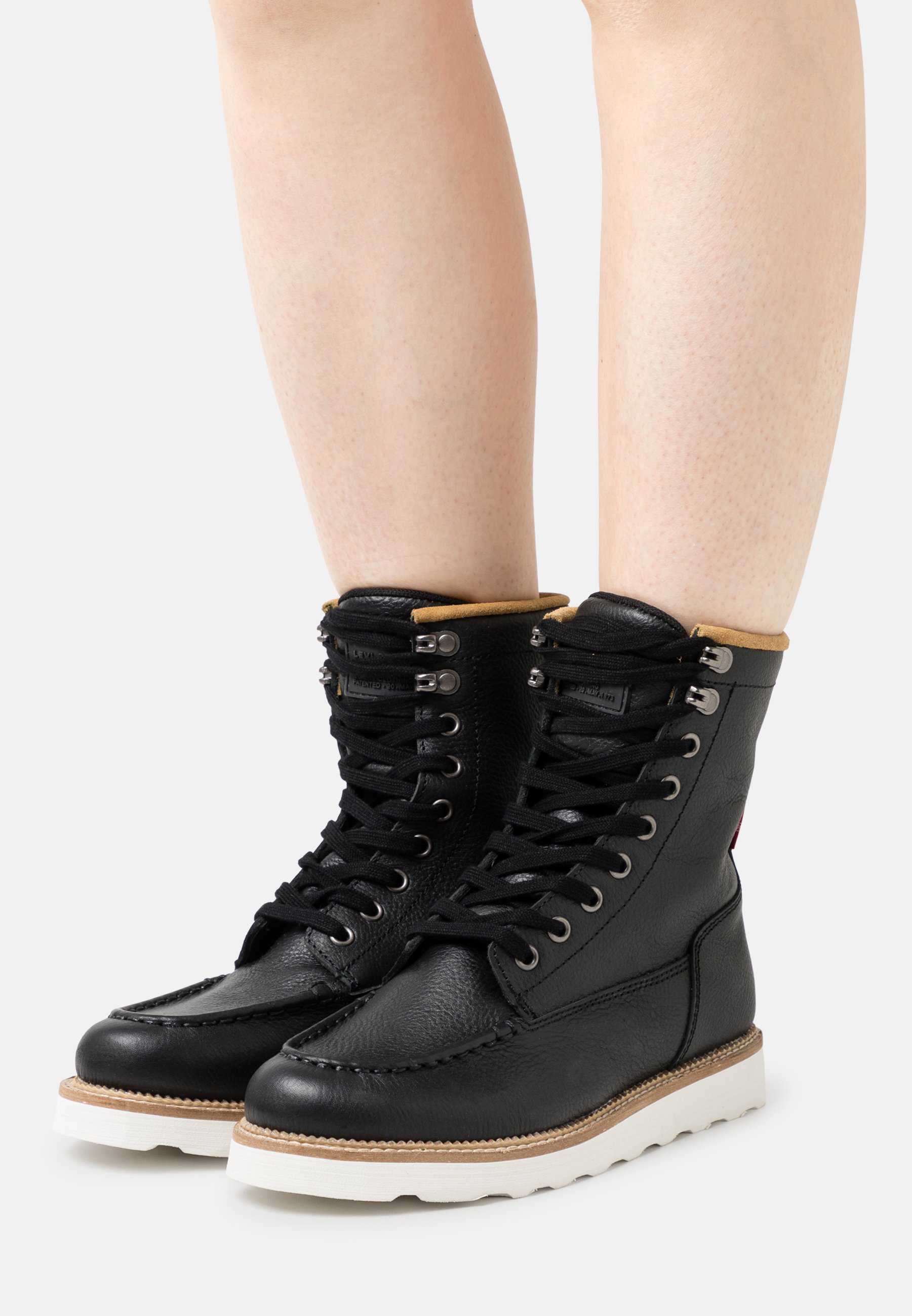 Levi's® DARROW MOCC - Lace-up ankle boots - regular black/black
