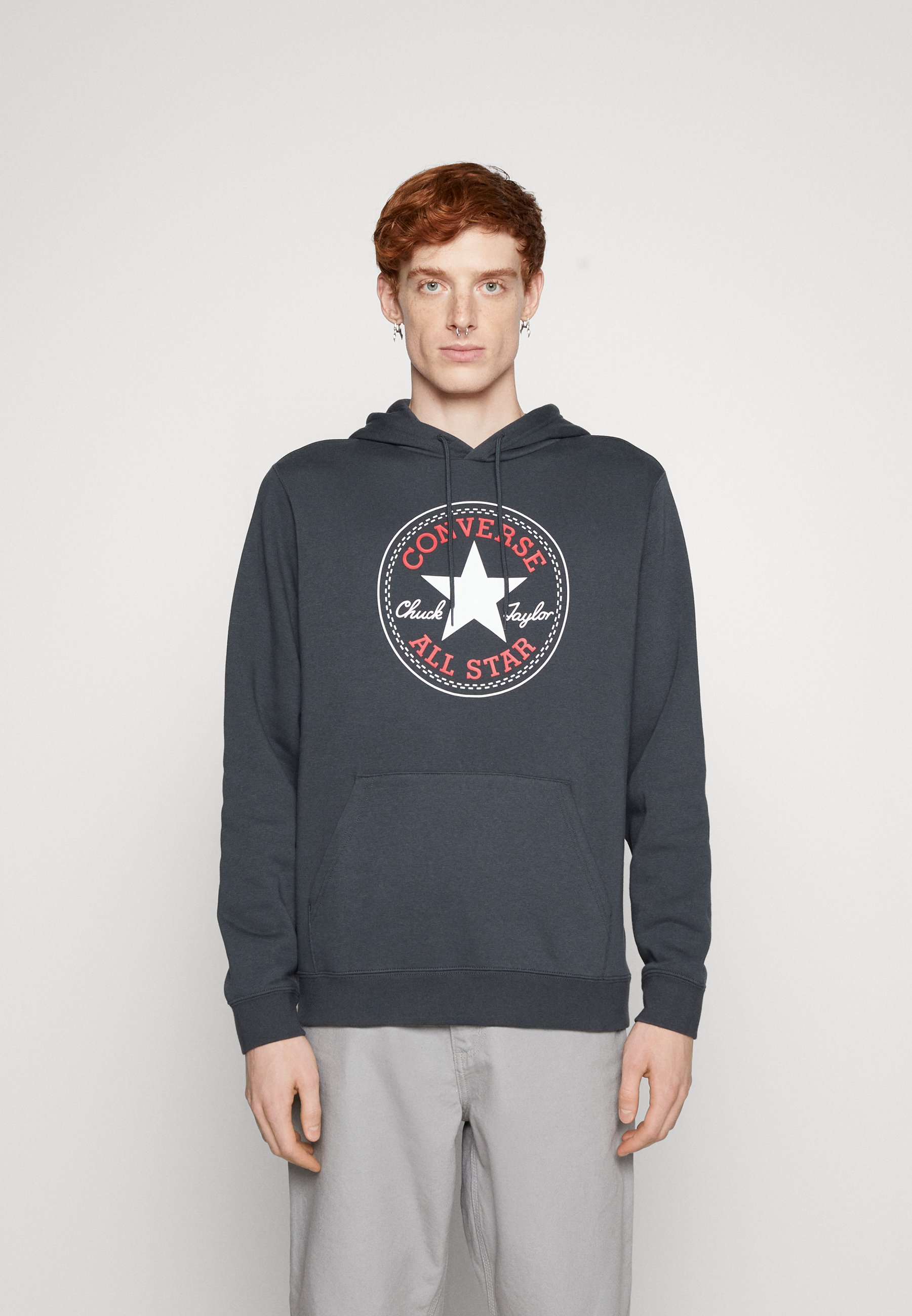 Converse STANDARD FIT CENTER FRONT LARGE CHUCK PATCH CORE HOODIE UNISEX - Sweatshirt - secret pines/dark green