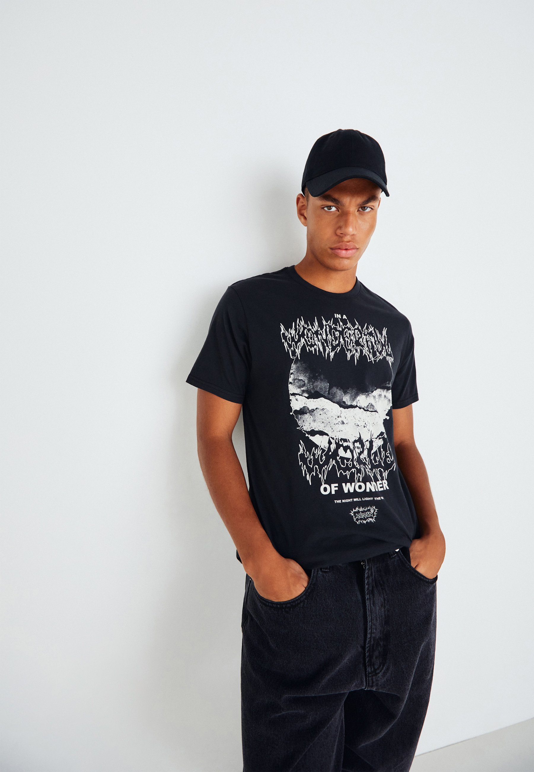 Levi's® RELAXED FIT TEE - Print T-shirt - caviar/black