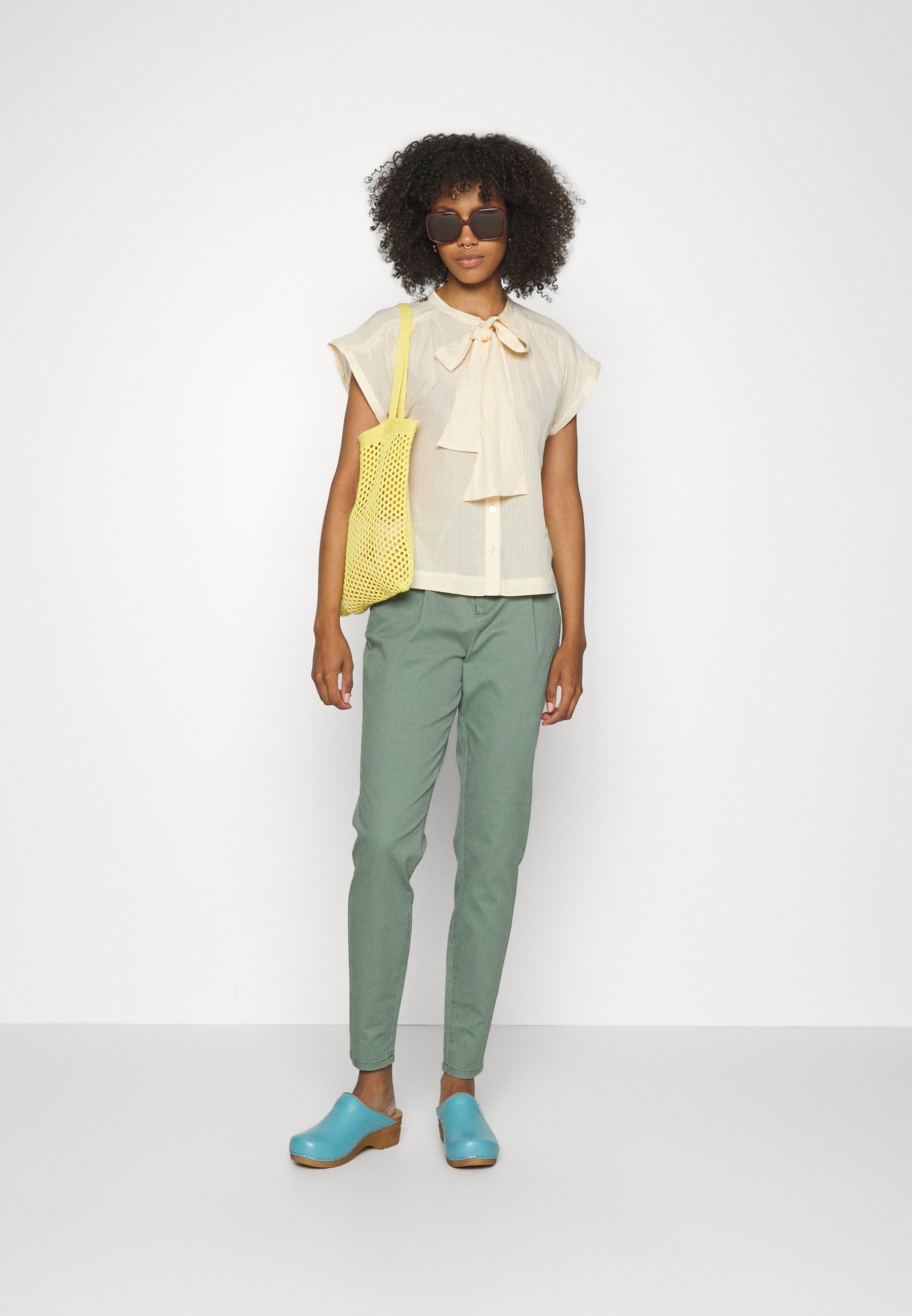 Scotch & Soda SHORT SLEEVE SCARF RELAXED - Button-down blouse - ecru/beige